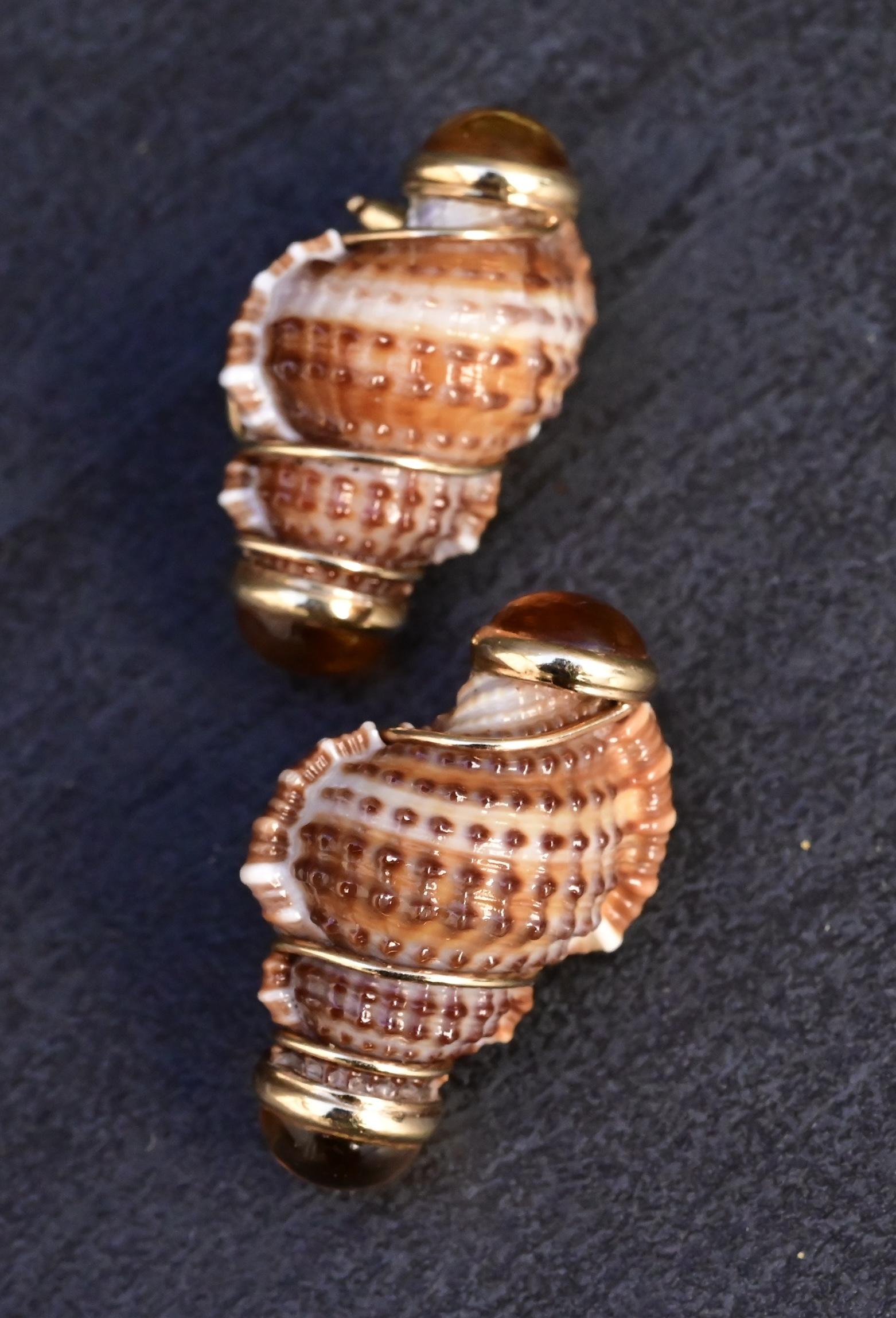 Beautiful Pair Of 14K Maz Seashell Earrings Seaman Schepps Style