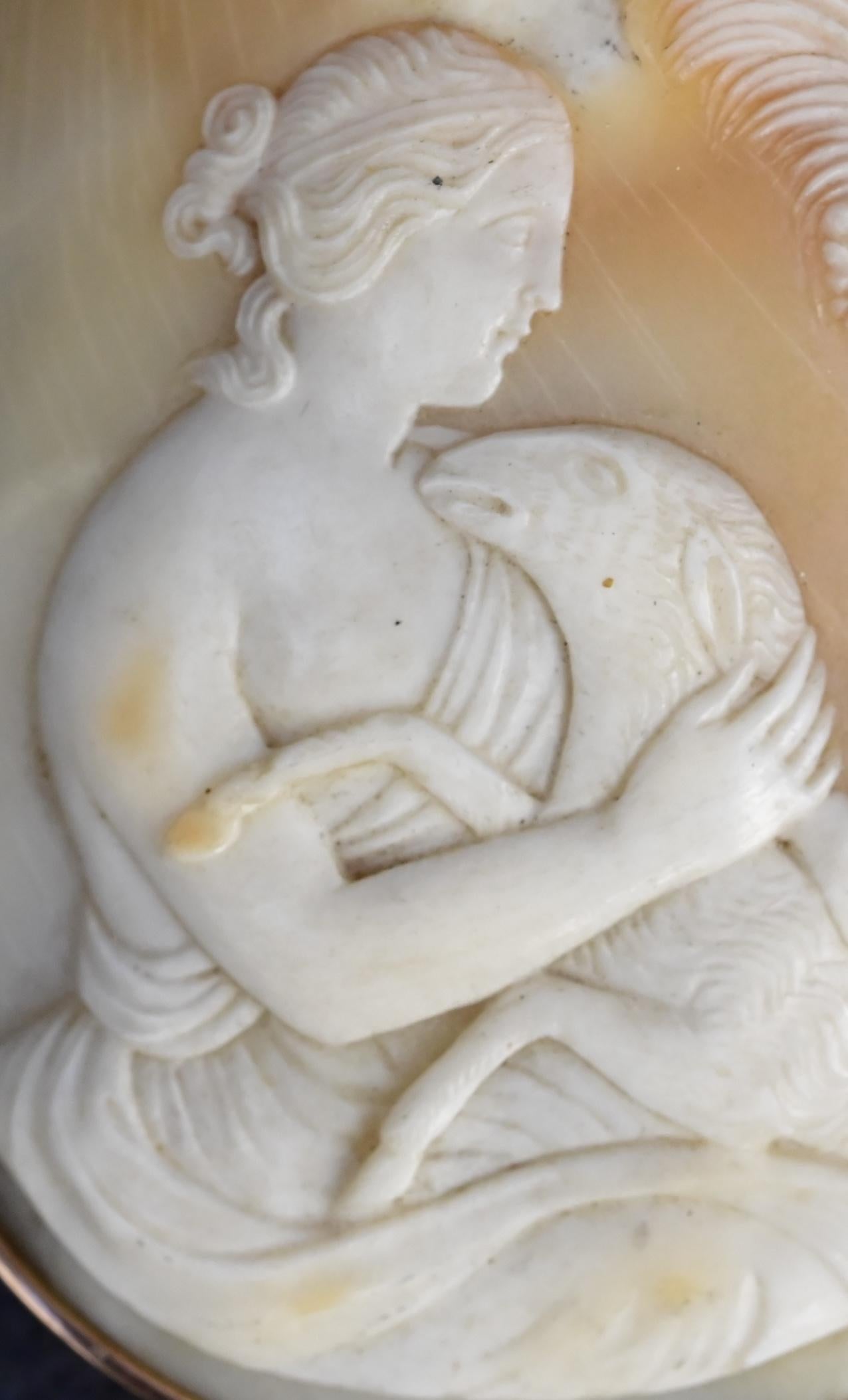 Exceptional Quality 14K Yellow Gold Cameo Brooch With Superb Carving