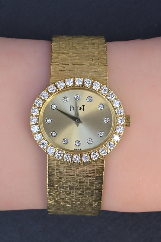 Piaget 18K Yellow Gold Factory Diamond Bezel & Dial Oval Vintage Watch 65.55 Gr.