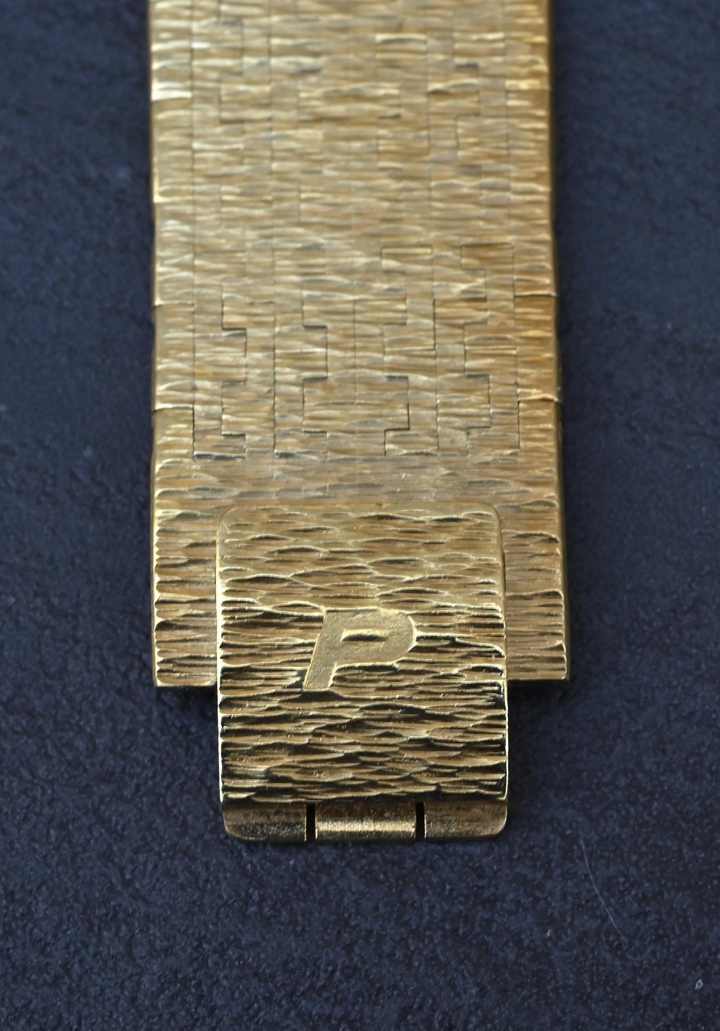 Piaget 18K Yellow Gold Factory Diamond Bezel & Dial Oval Vintage Watch 65.55 Gr.