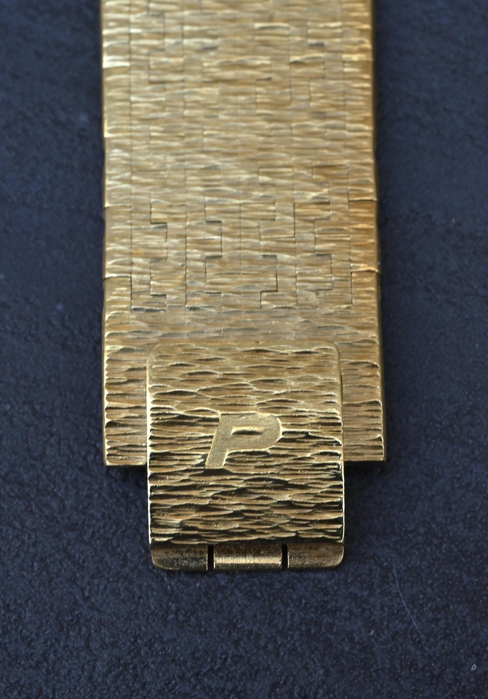 Piaget 18K Yellow Gold Factory Diamond Bezel & Dial Oval Vintage Watch 65.55 Gr.