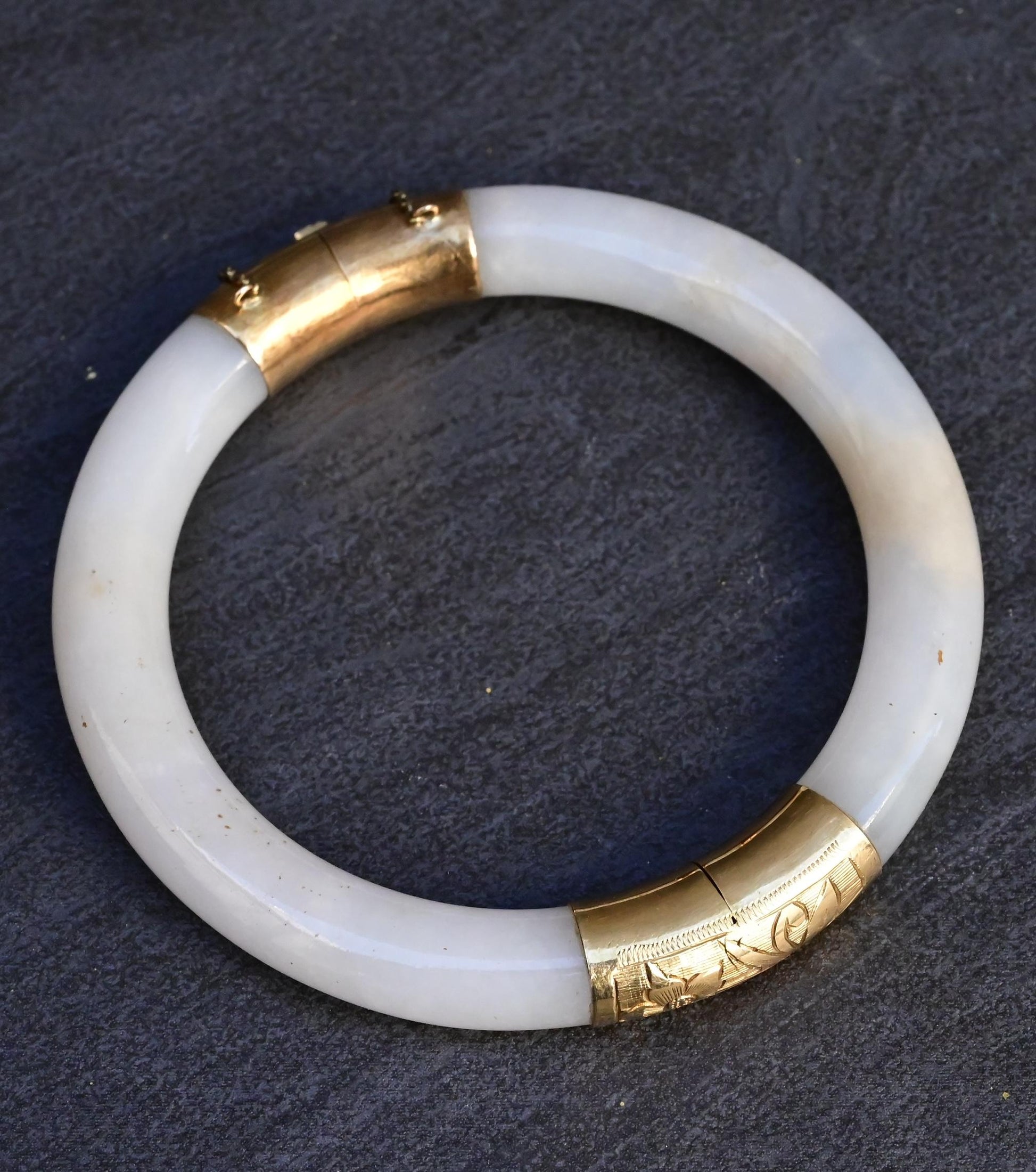 Superb Antique Jade and 14K Gold Hinged Bangle Bracelet