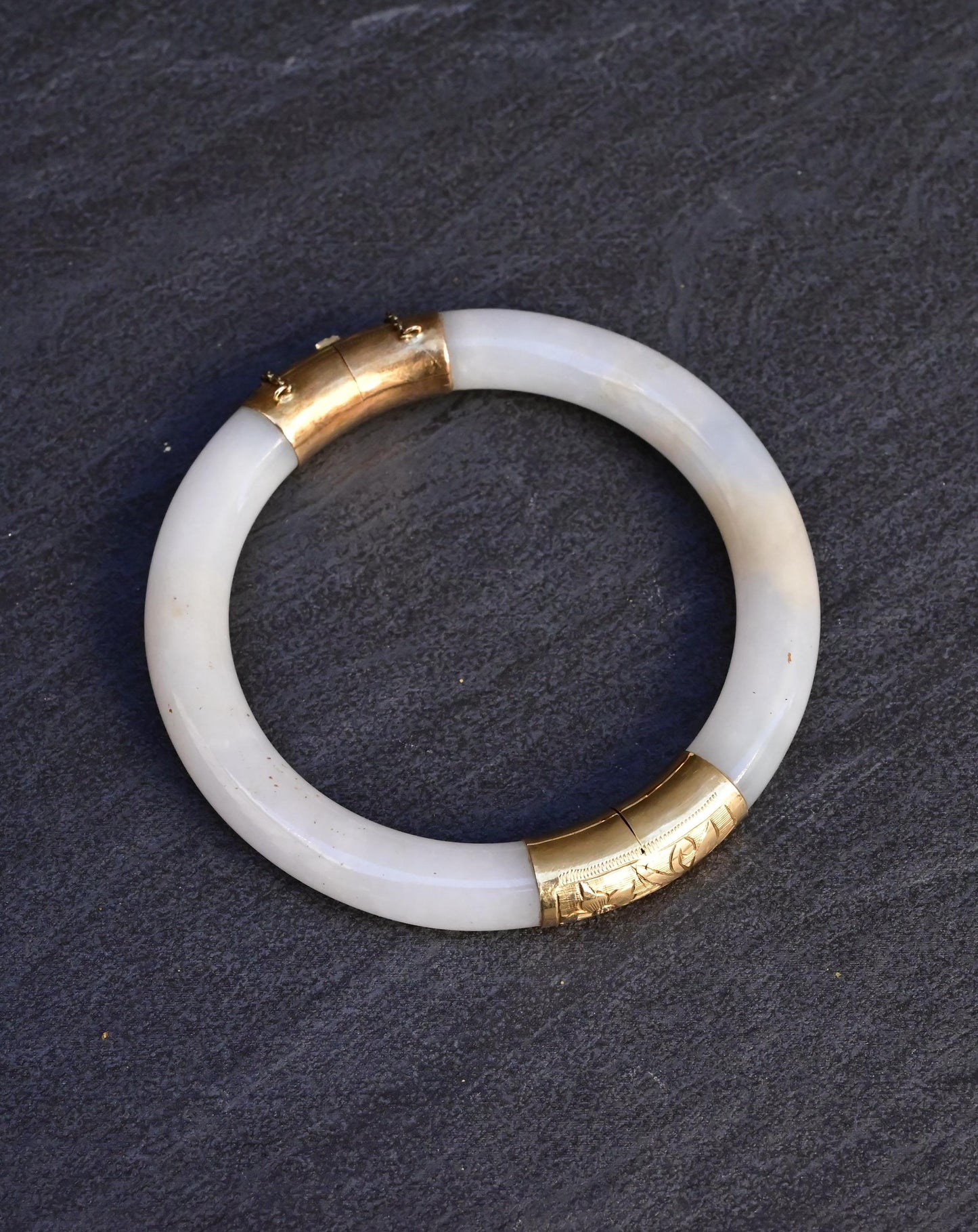 Superb Antique Jade and 14K Gold Hinged Bangle Bracelet