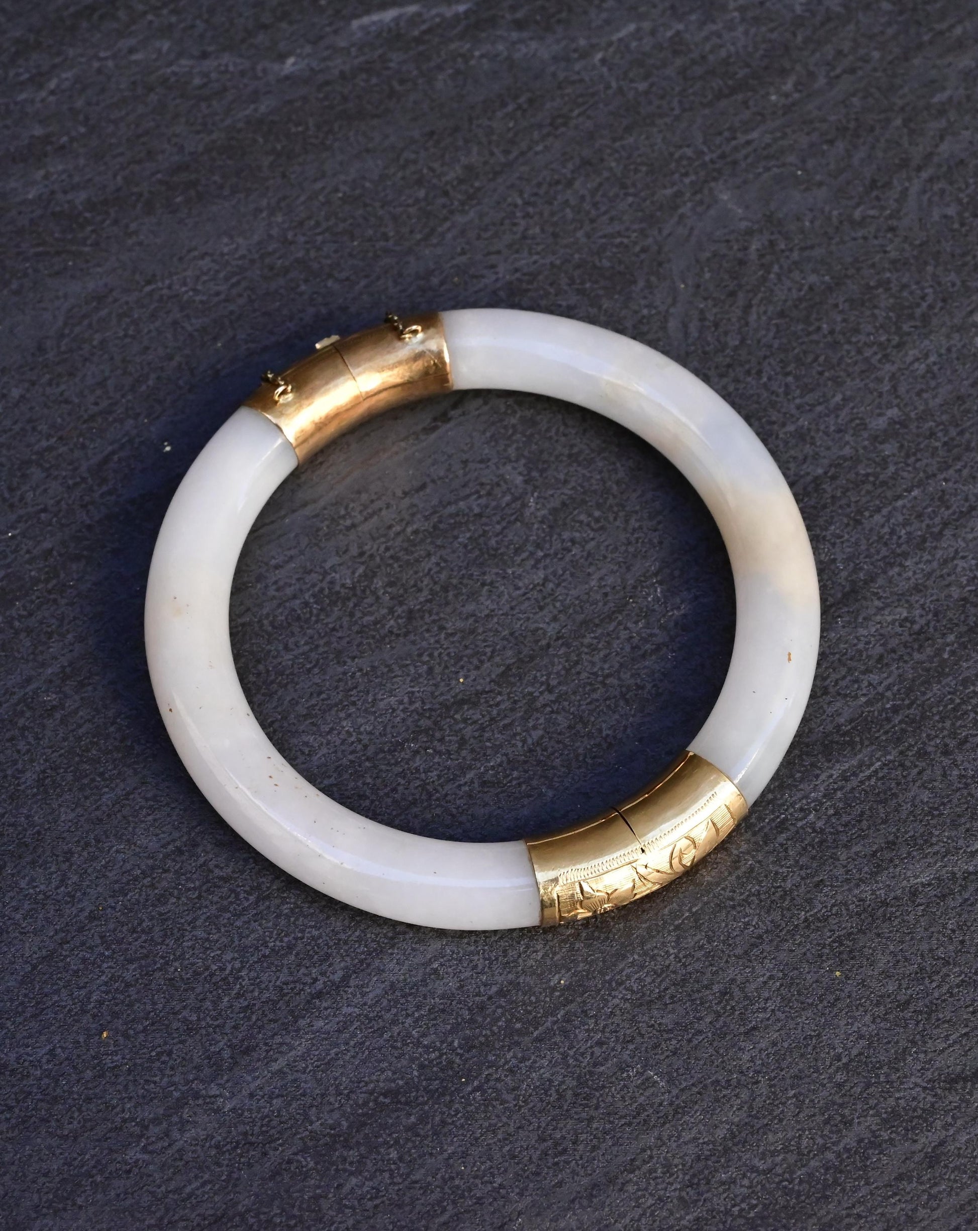 Superb Antique Jade and 14K Gold Hinged Bangle Bracelet