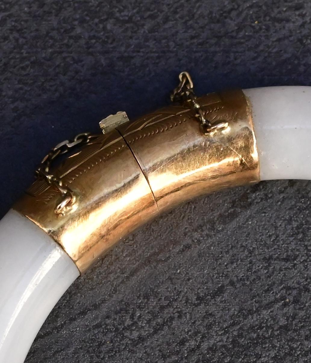 Superb Antique Jade and 14K Gold Hinged Bangle Bracelet