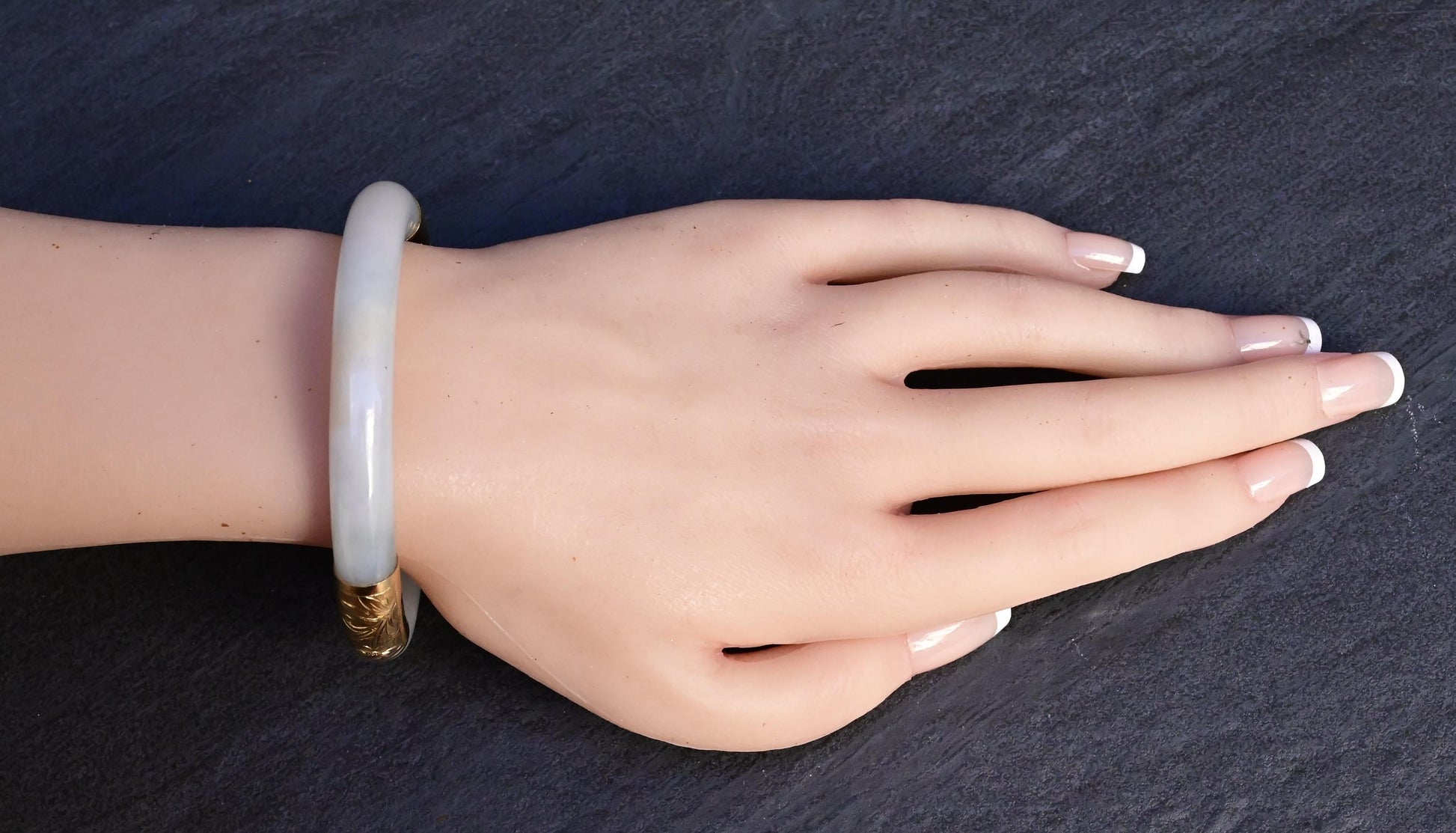 Superb Antique Jade and 14K Gold Hinged Bangle Bracelet