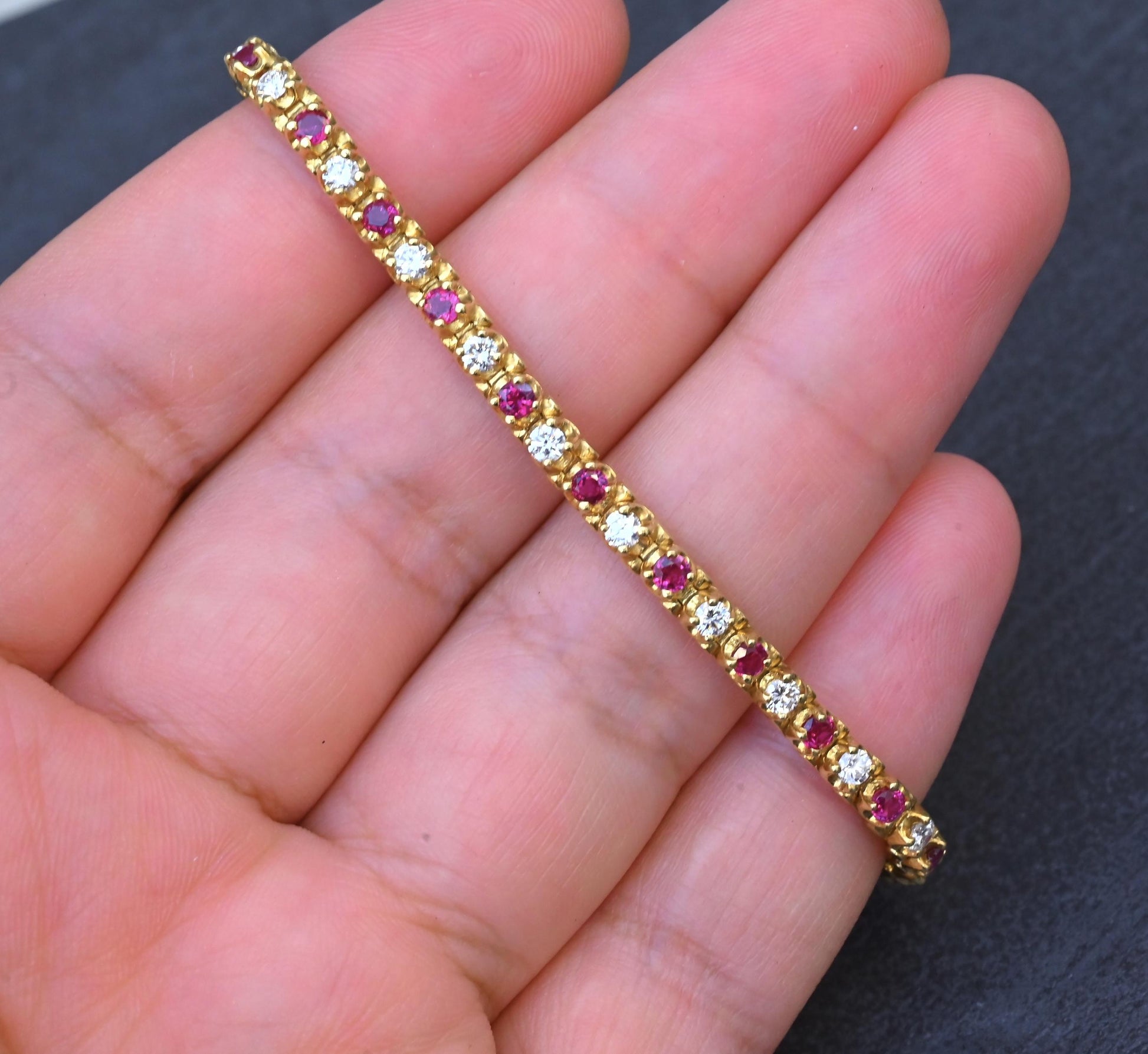 3.05 TCW Ruby & Diamond Tennis Bracelet in 18K Yellow Gold – 7" – IGI Certified