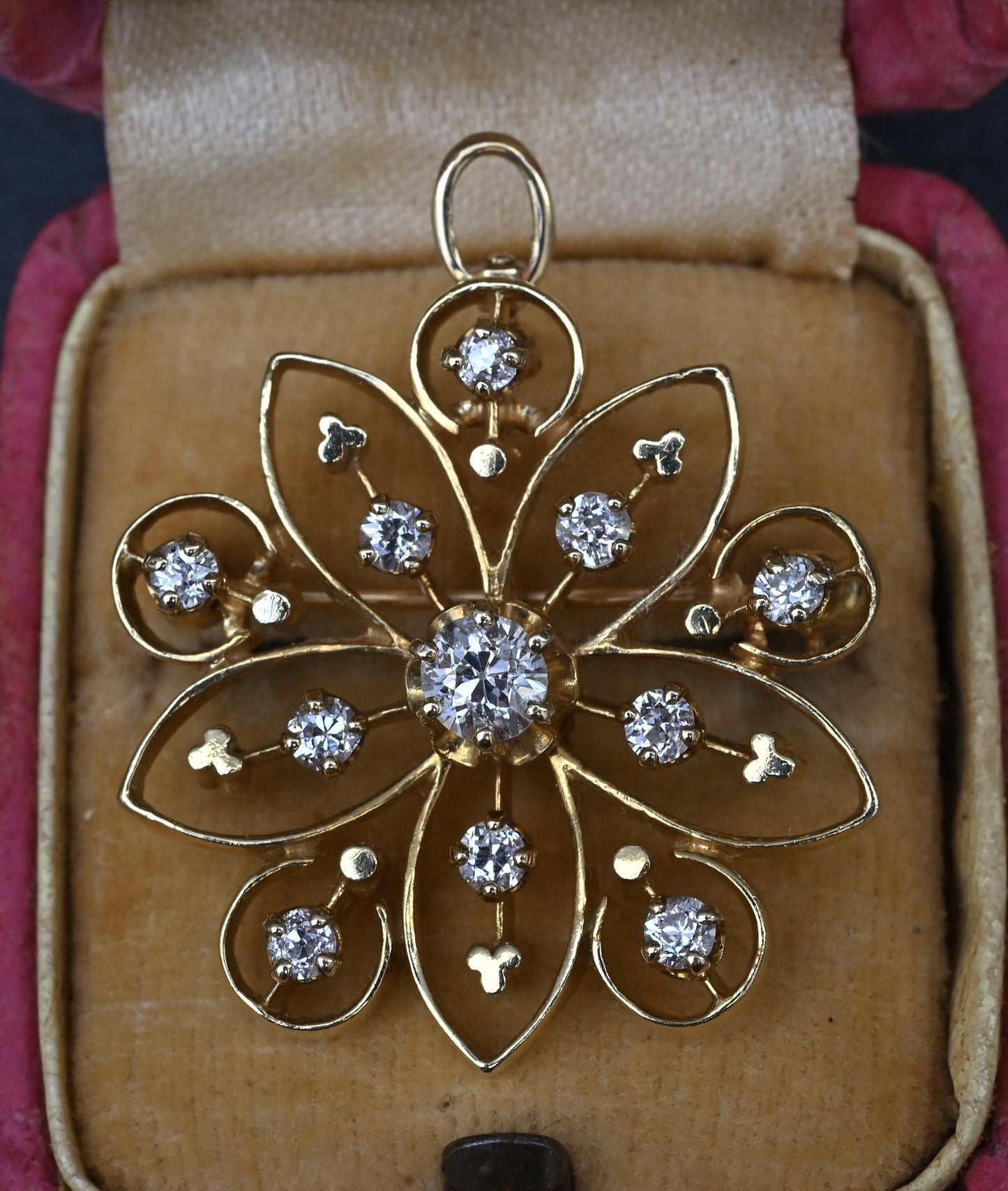 Art Deco 0.70 CTW Diamond Pendant / Brooch Pin in 14K Yellow Gold – IGI Cert.