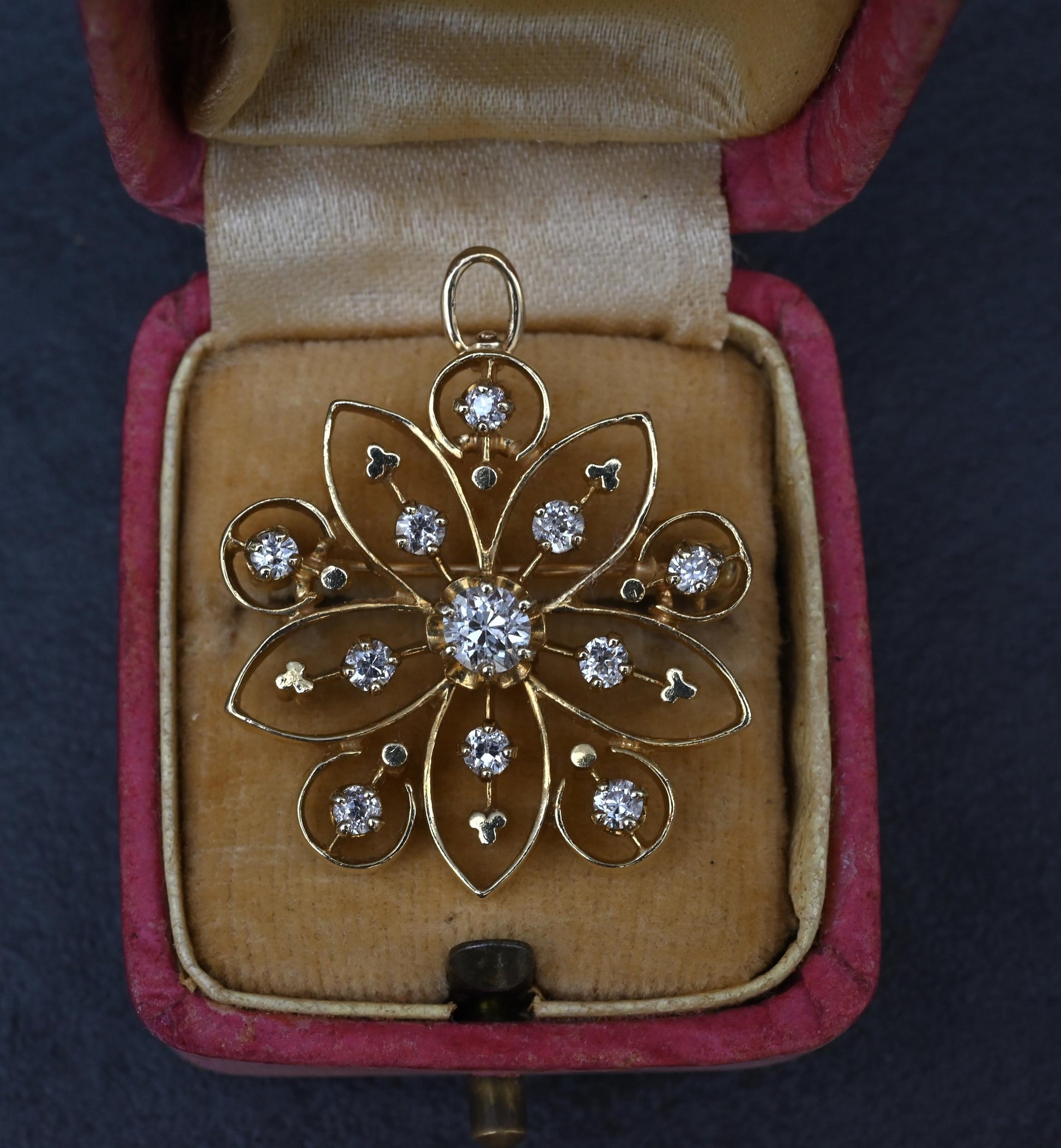 Art Deco 0.70 CTW Diamond Pendant / Brooch Pin in 14K Yellow Gold – IGI Cert.
