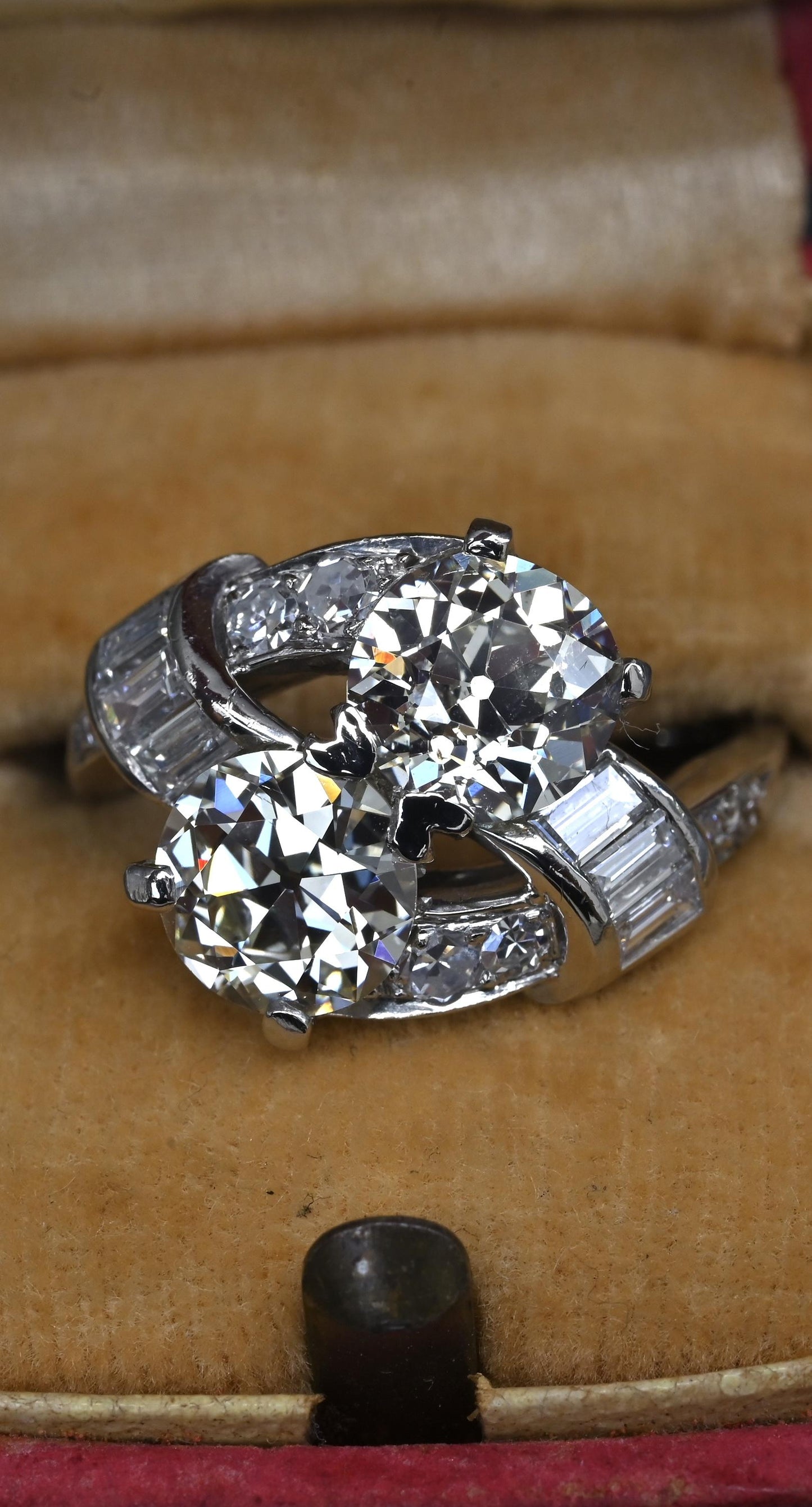 Fine Art Deco Period 2.47 Carats GIA Toi et Moi Diamond Engagement Ring