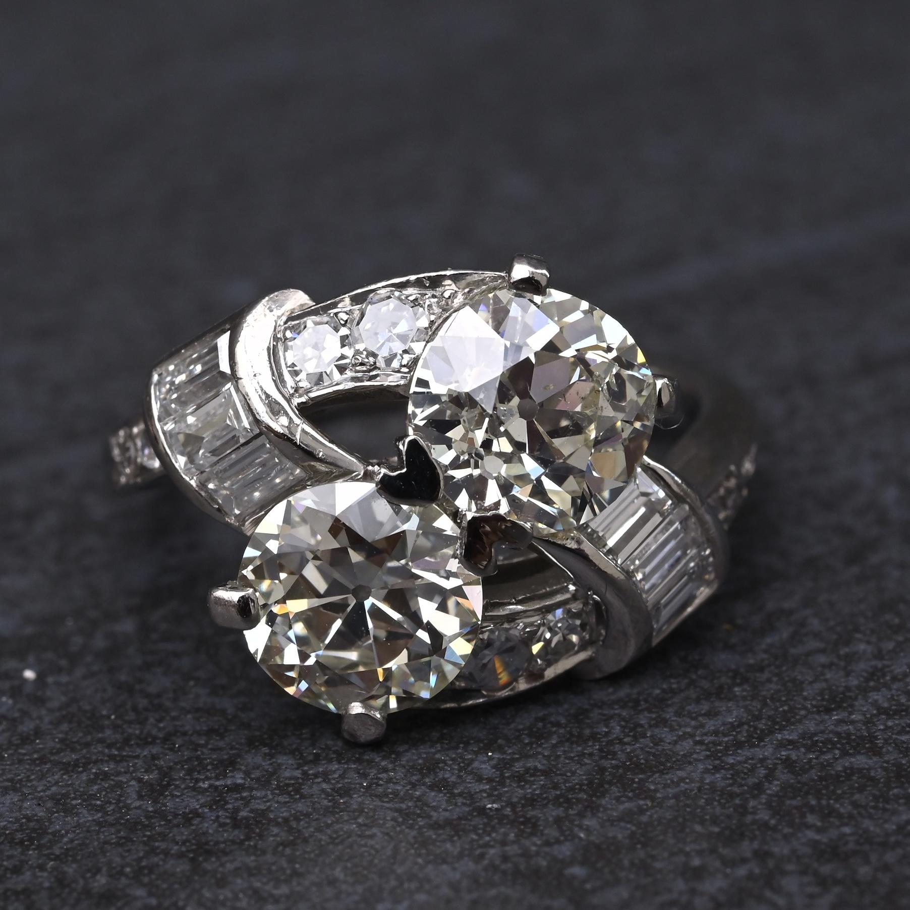 Fine Art Deco Period 2.47 Carats GIA Toi et Moi Diamond Engagement Ring