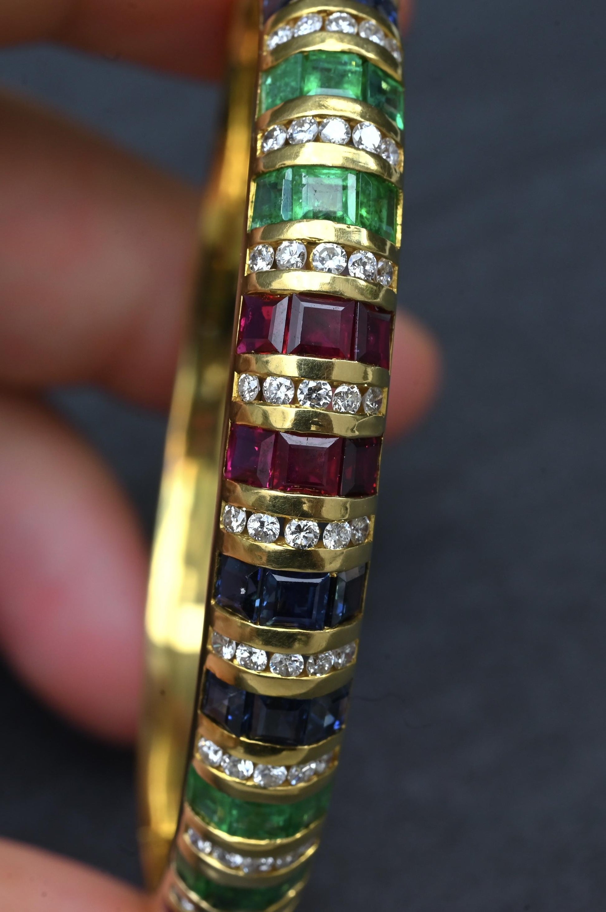 18K Yellow Gold Ruby, Sapphire, Emerald, Diamond Hinged Bangle Bracelet 9.00 TCW