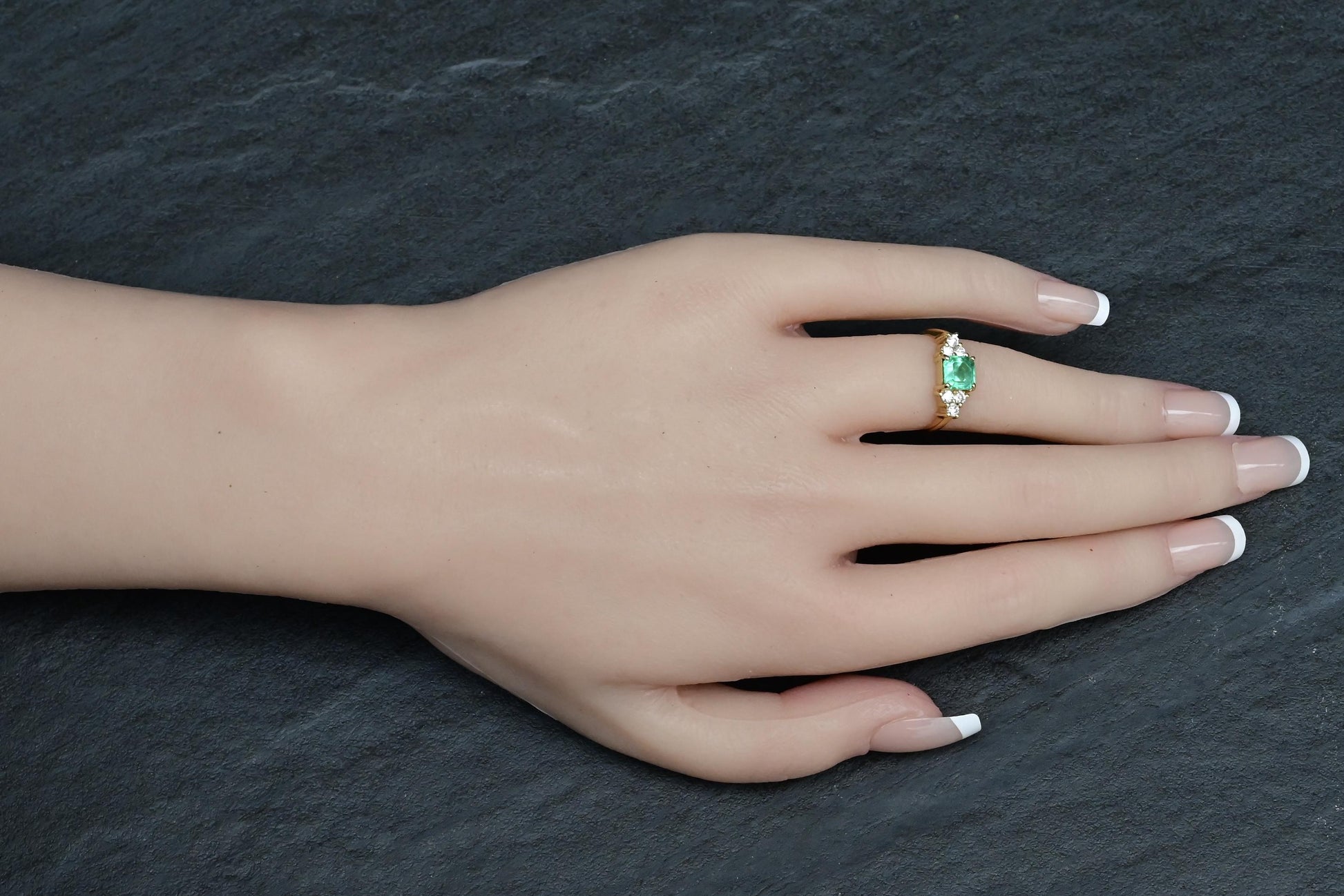 Exceptional High Quality 1 Carat Emerald & Diamond Ring