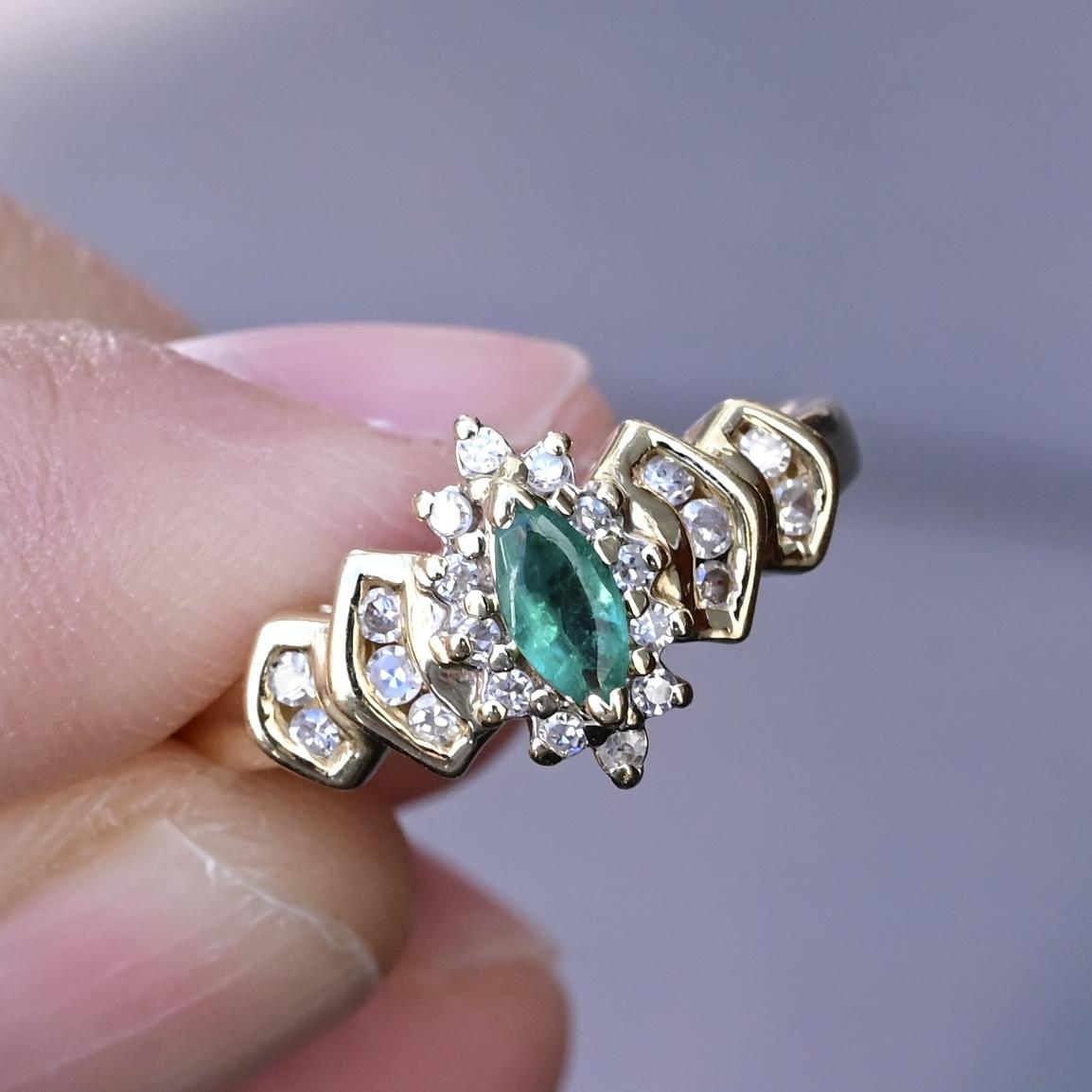 14K Yellow Gold Marquise Emerald & Diamond Ring – 3.21 Grams, Size 7.5