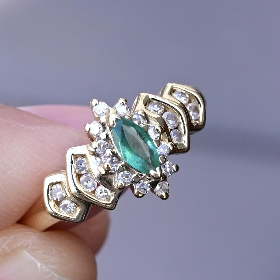 14K Yellow Gold Marquise Emerald & Diamond Ring – 3.21 Grams, Size 7.5