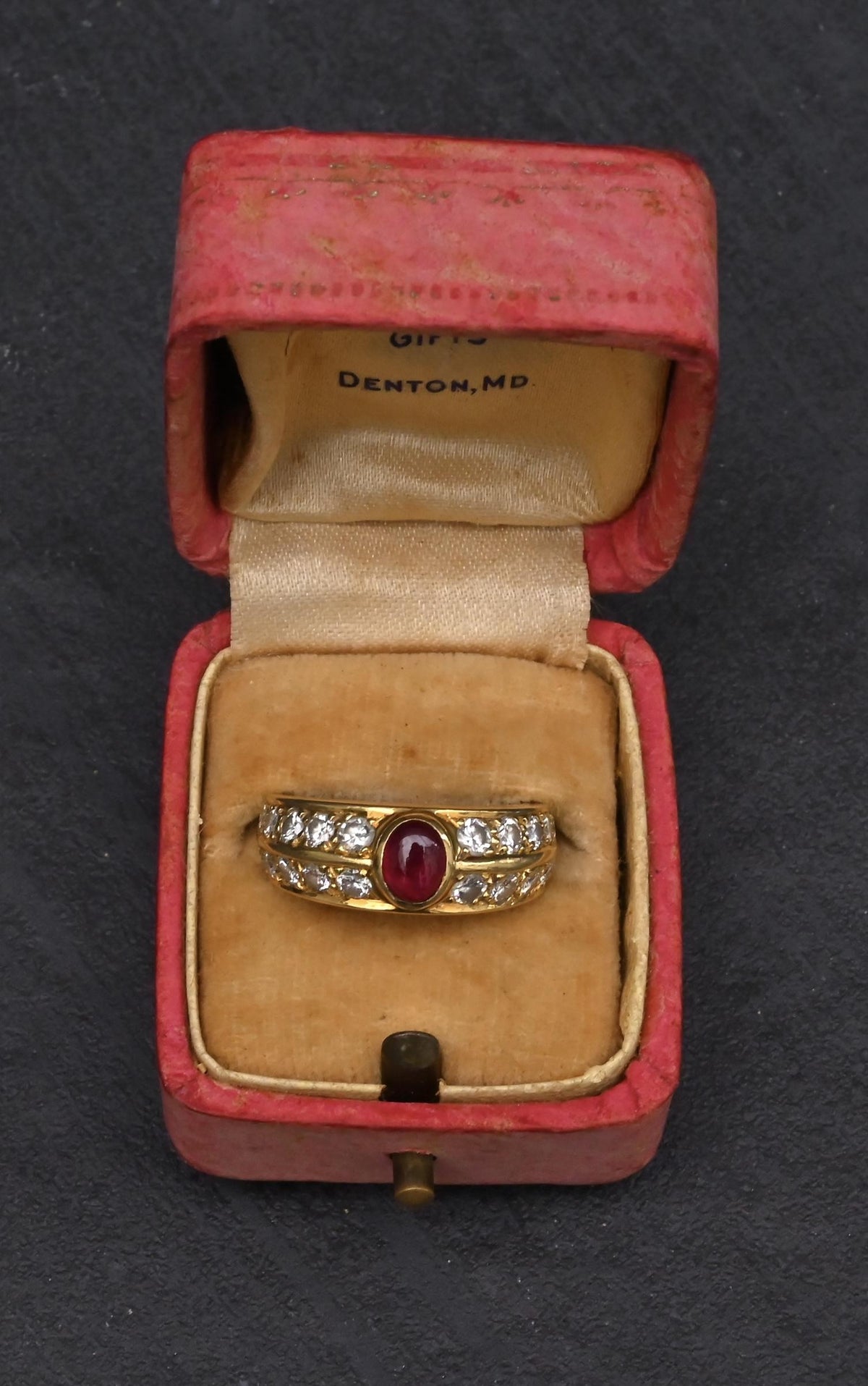 Tiffany & Co. 18K Yellow Gold 0.75ct Cabochon Ruby & 1.00ctw Diamond Ring Size 5