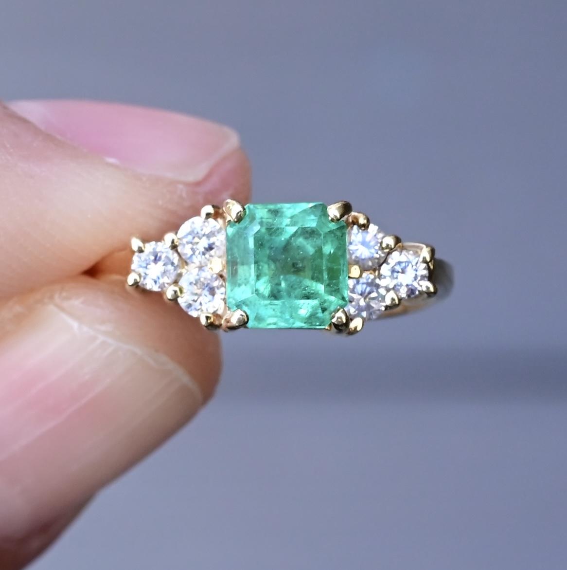 IGI Certified 18K Yellow Gold Emerald & Diamond Ring – 1.05ct Emerald, Size 5.75