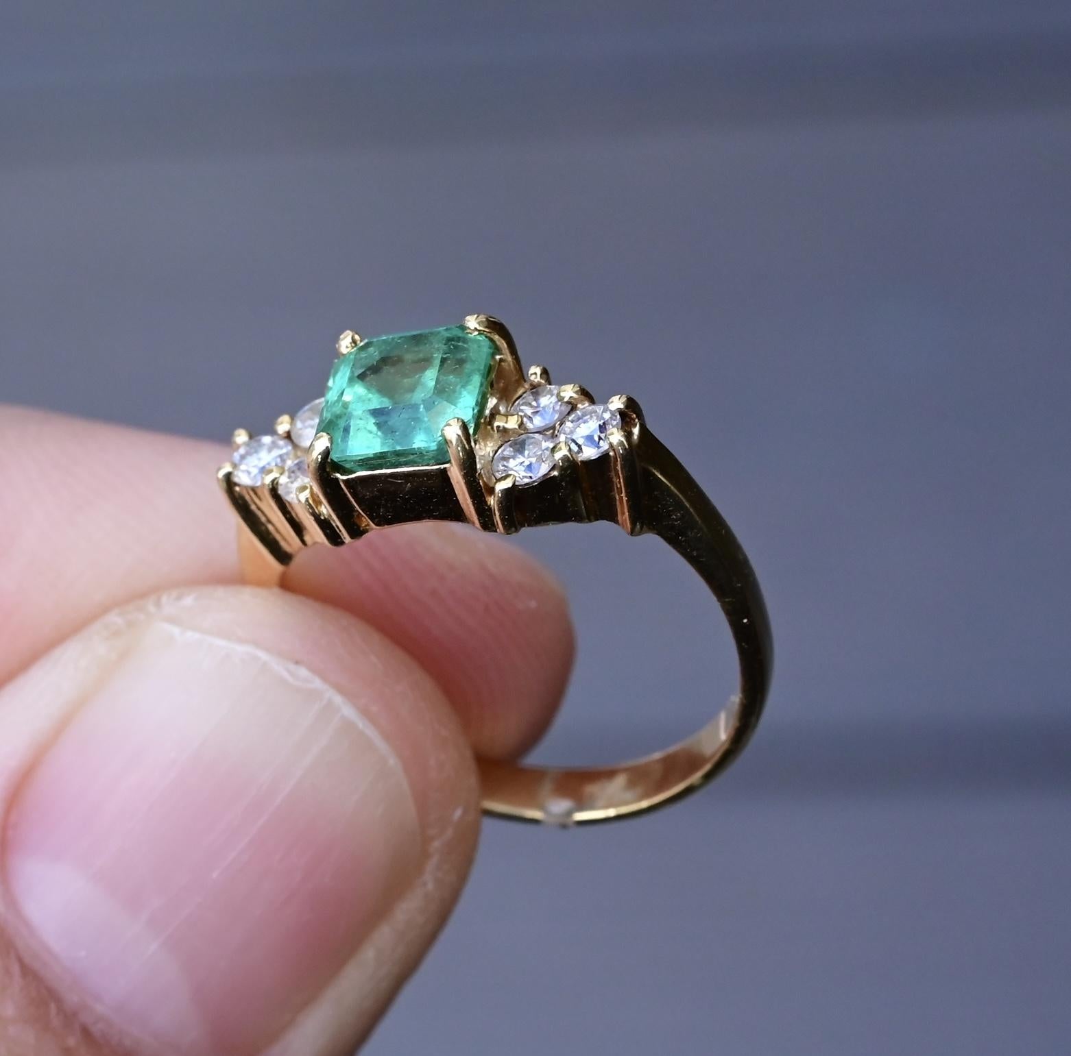 Exceptional High Quality 1 Carat Emerald & Diamond Ring