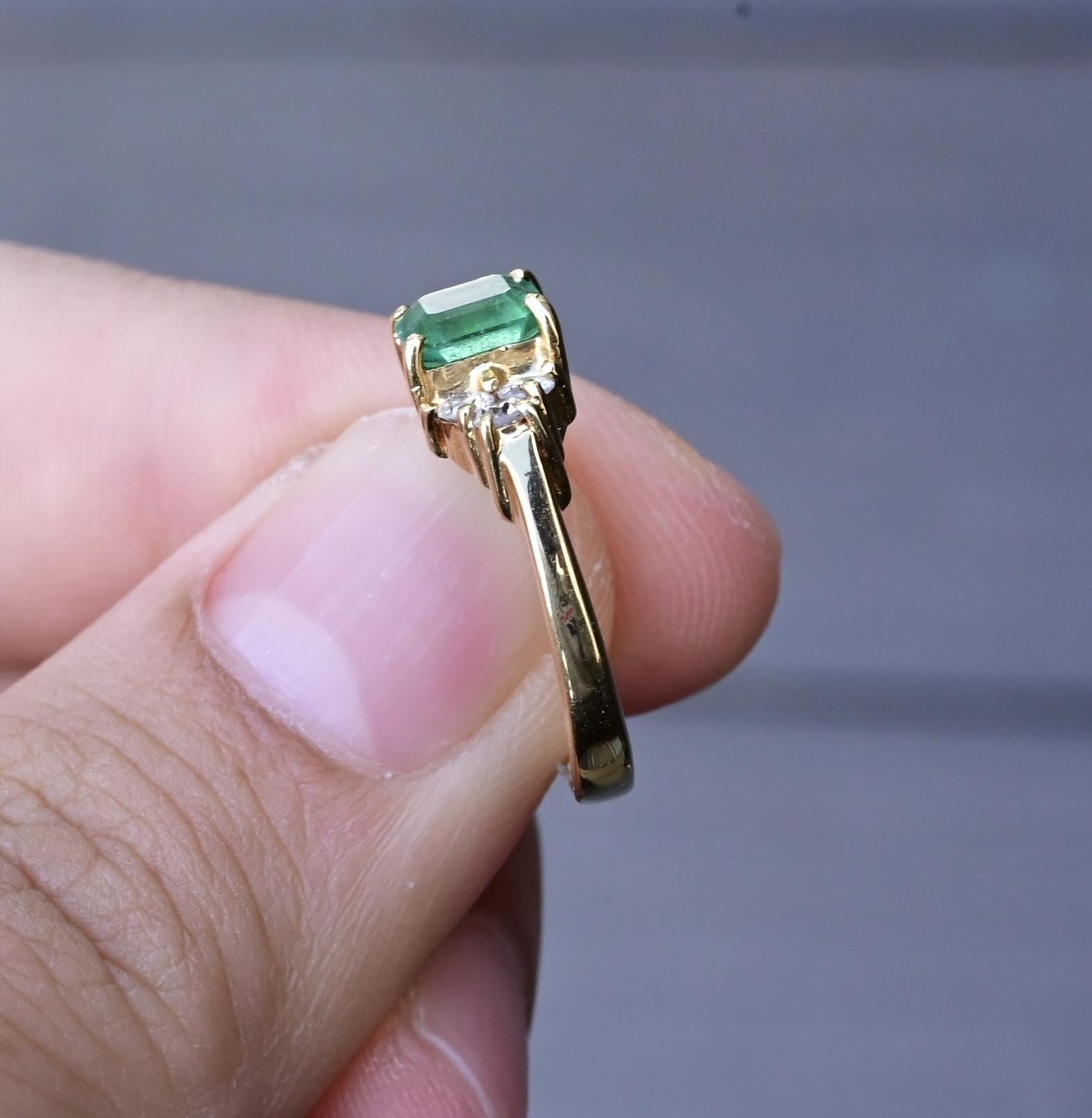 Exceptional High Quality 1 Carat Emerald & Diamond Ring