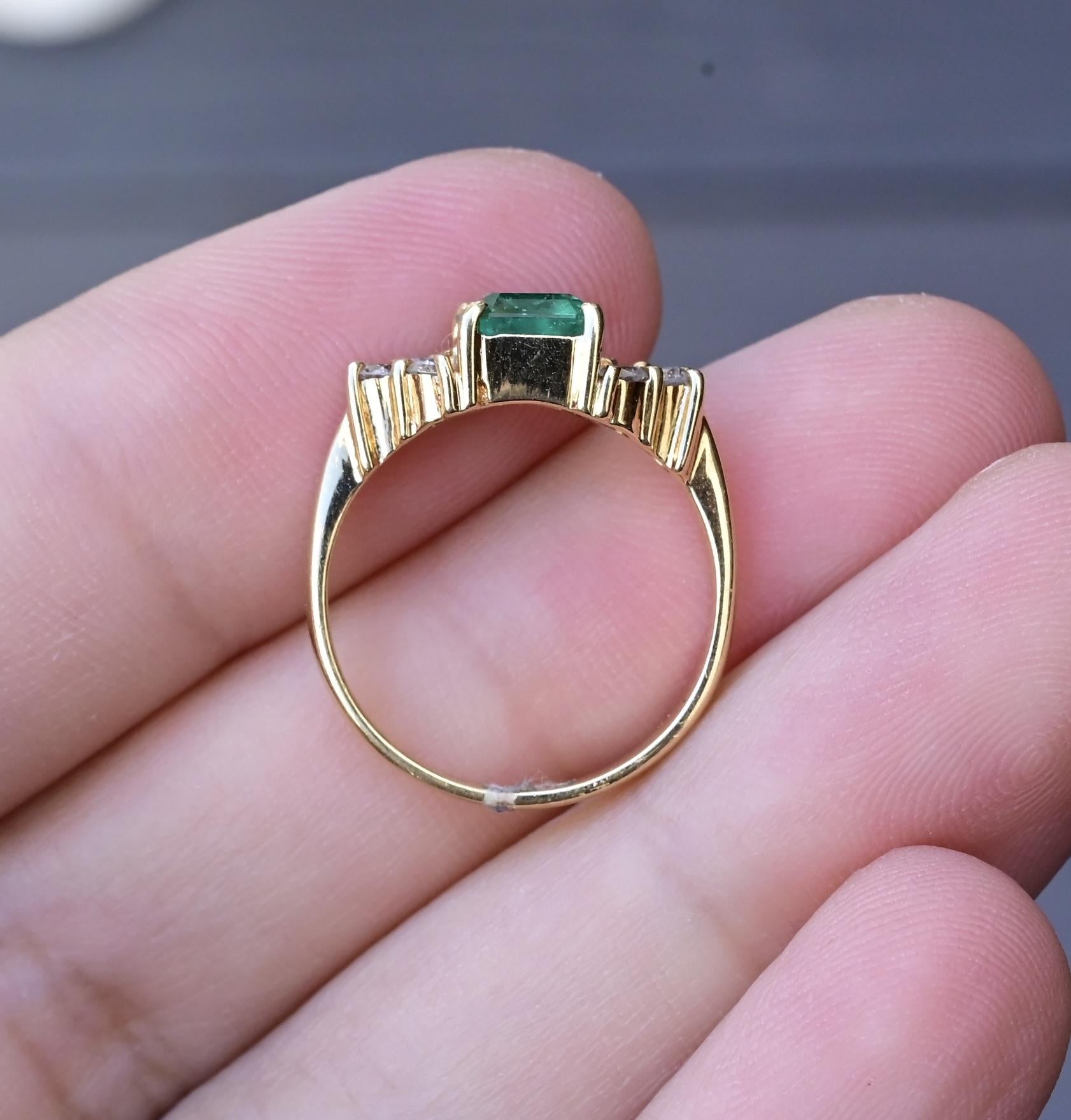 Exceptional High Quality 1 Carat Emerald & Diamond Ring