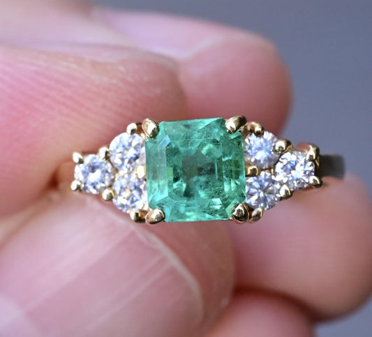 IGI Certified 18K Yellow Gold Emerald & Diamond Ring – 1.05ct Emerald, Size 5.75