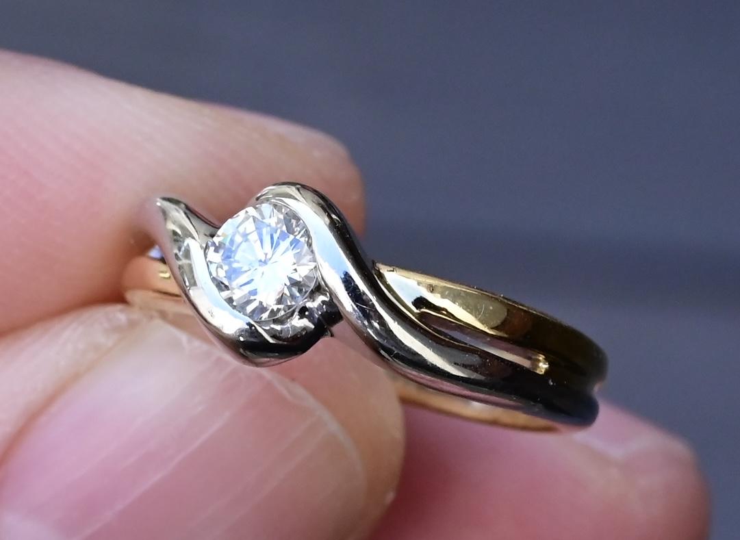 FRED 18K Yellow & White Gold Diamond Ring – 0.30 Carat, IGI Certified, Size 5