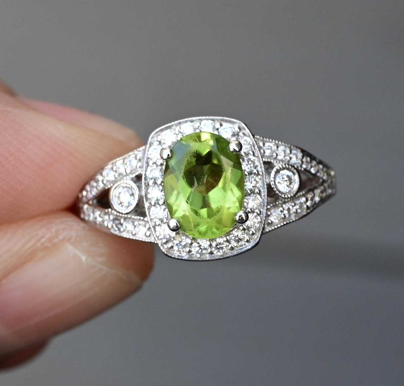 14K White Gold Peridot & Diamond Ring – Size 5.5 3.79 Grams