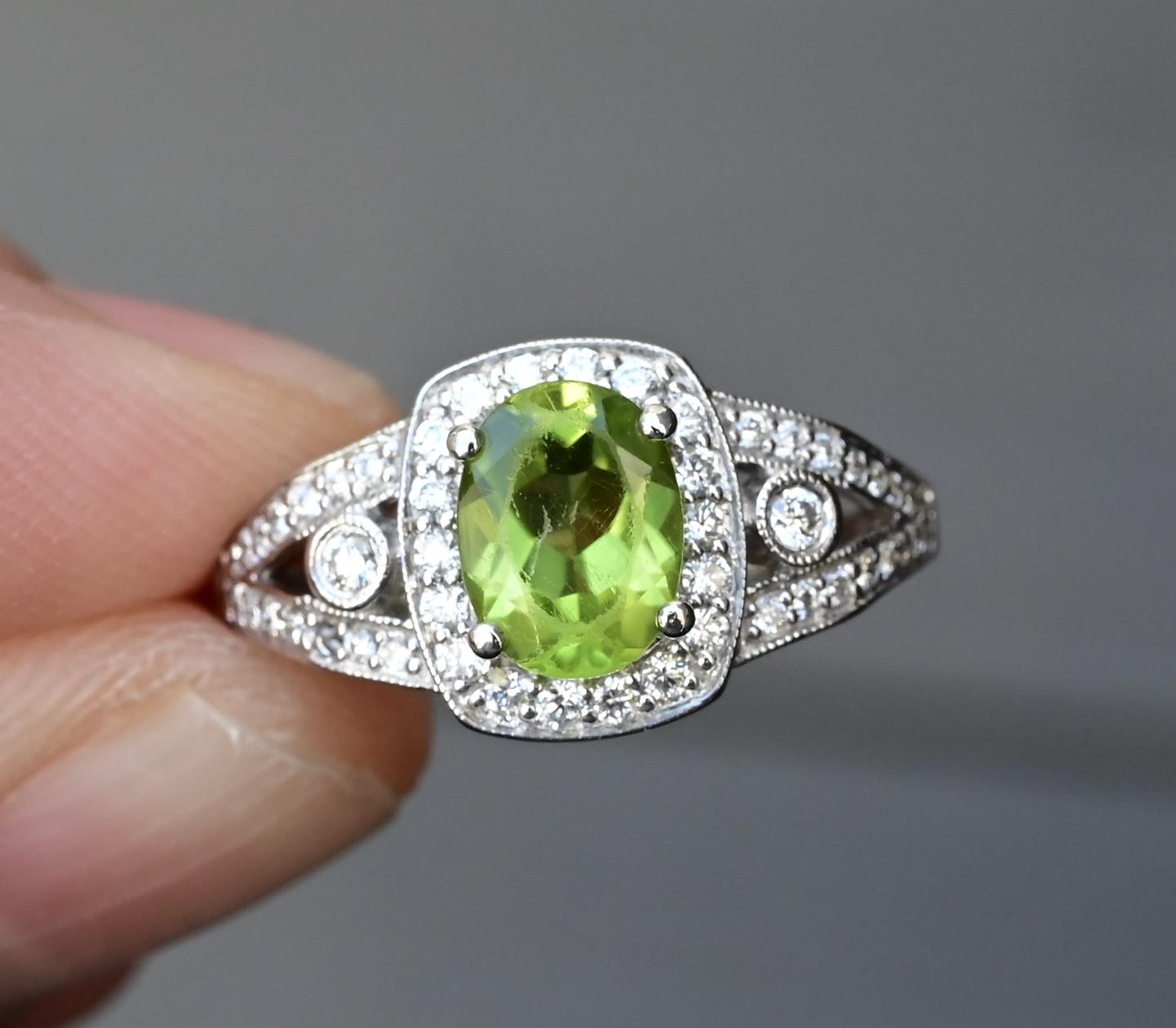 14K White Gold Peridot & Diamond Ring – Size 5.5 3.79 Grams