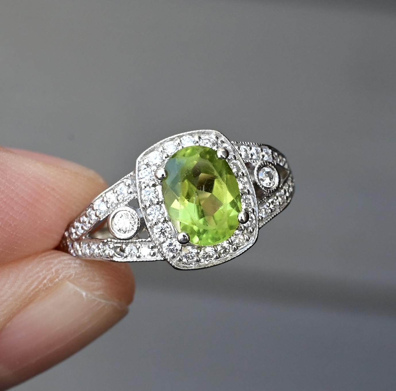 14K White Gold Peridot & Diamond Ring – Size 5.5 3.79 Grams