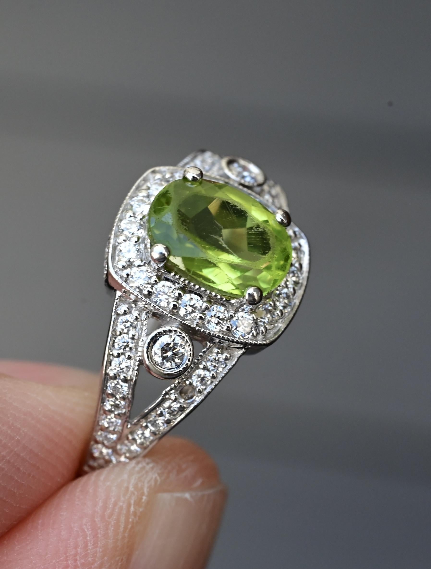 14K White Gold Peridot & Diamond Ring – Size 5.5 3.79 Grams