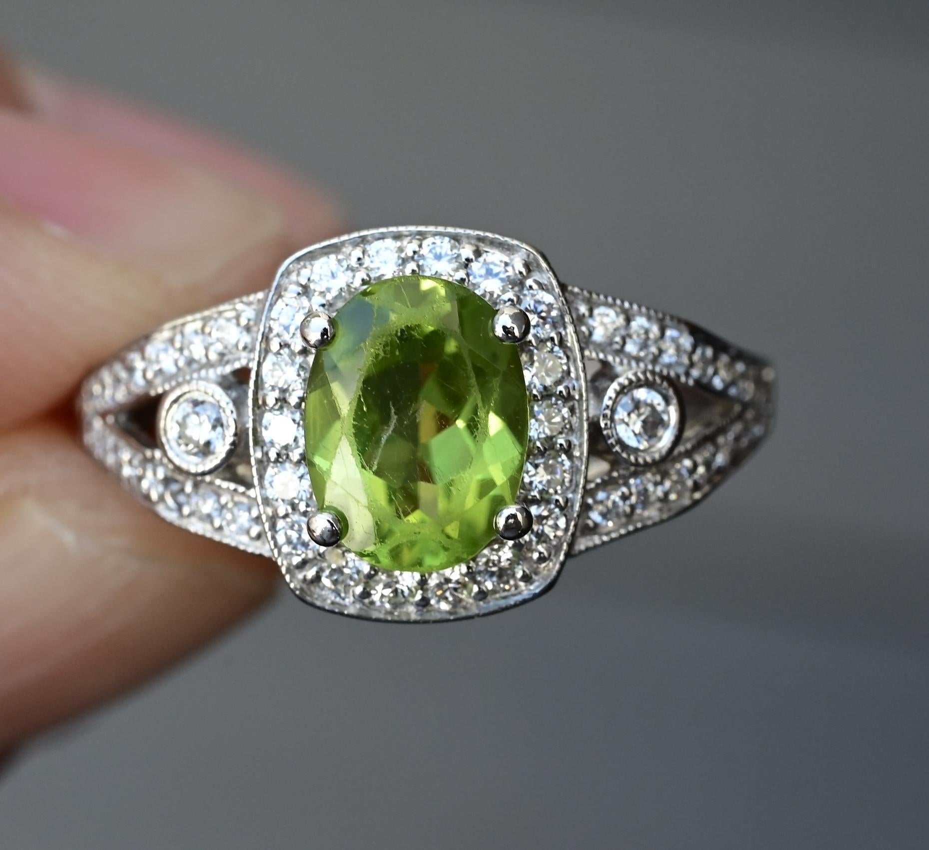 14K White Gold Peridot & Diamond Ring – Size 5.5 3.79 Grams