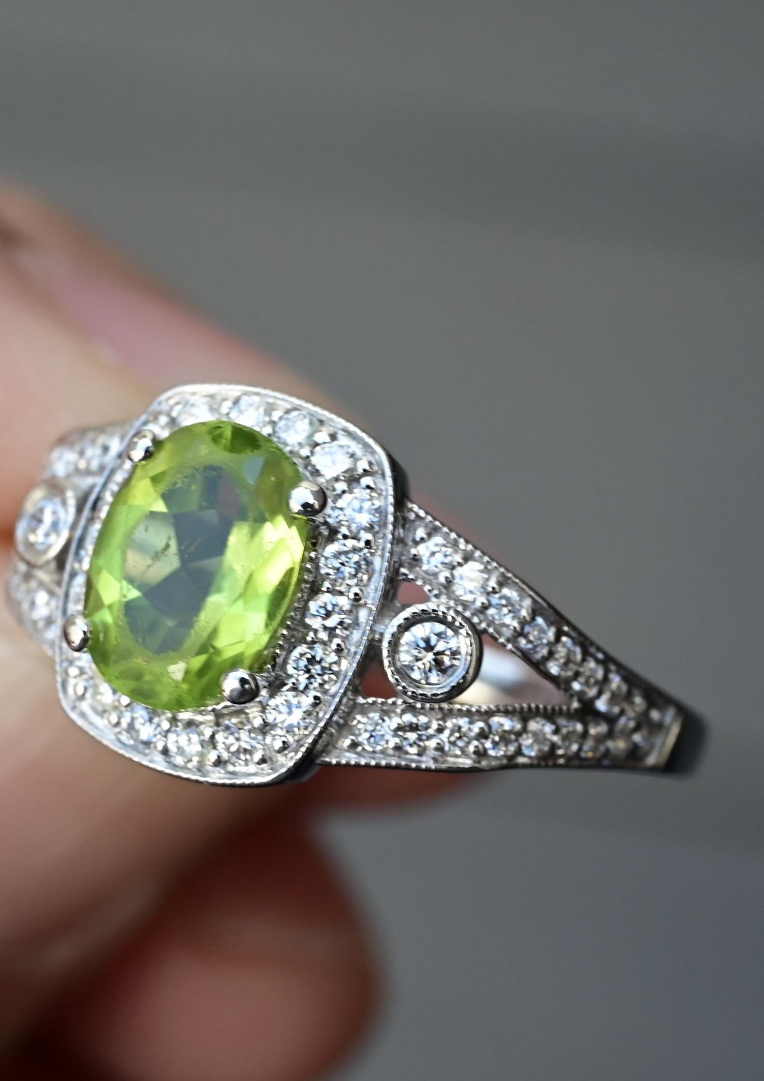 14K White Gold Peridot & Diamond Ring – Size 5.5 3.79 Grams