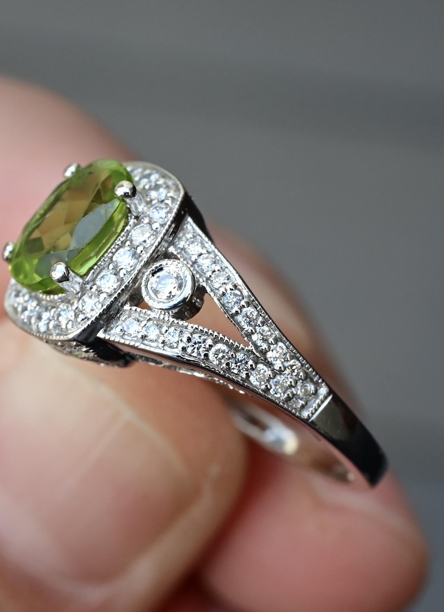 14K White Gold Peridot & Diamond Ring – Size 5.5 3.79 Grams