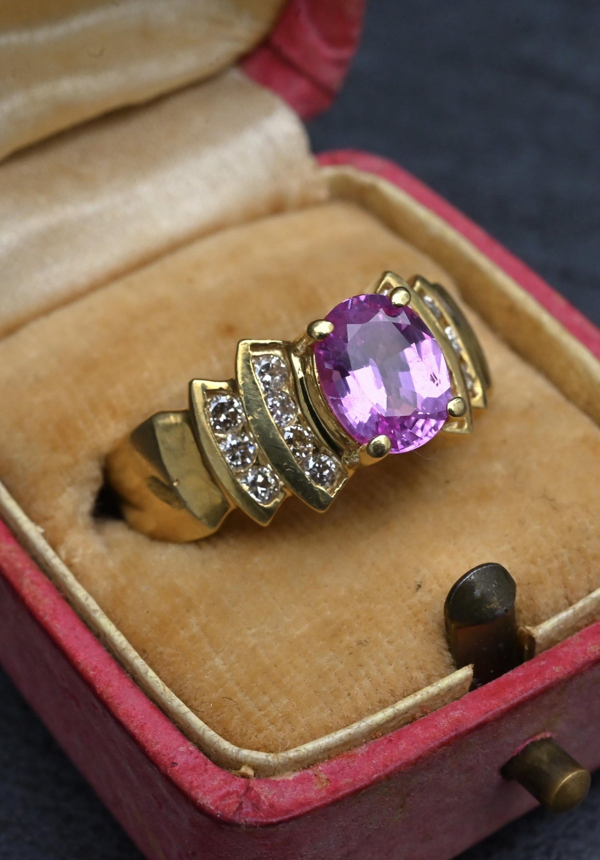 Le Vian 18K Yellow Gold 1.60ct Pink Sapphire & Diamond Ring Size 6.75 IGI Cert.