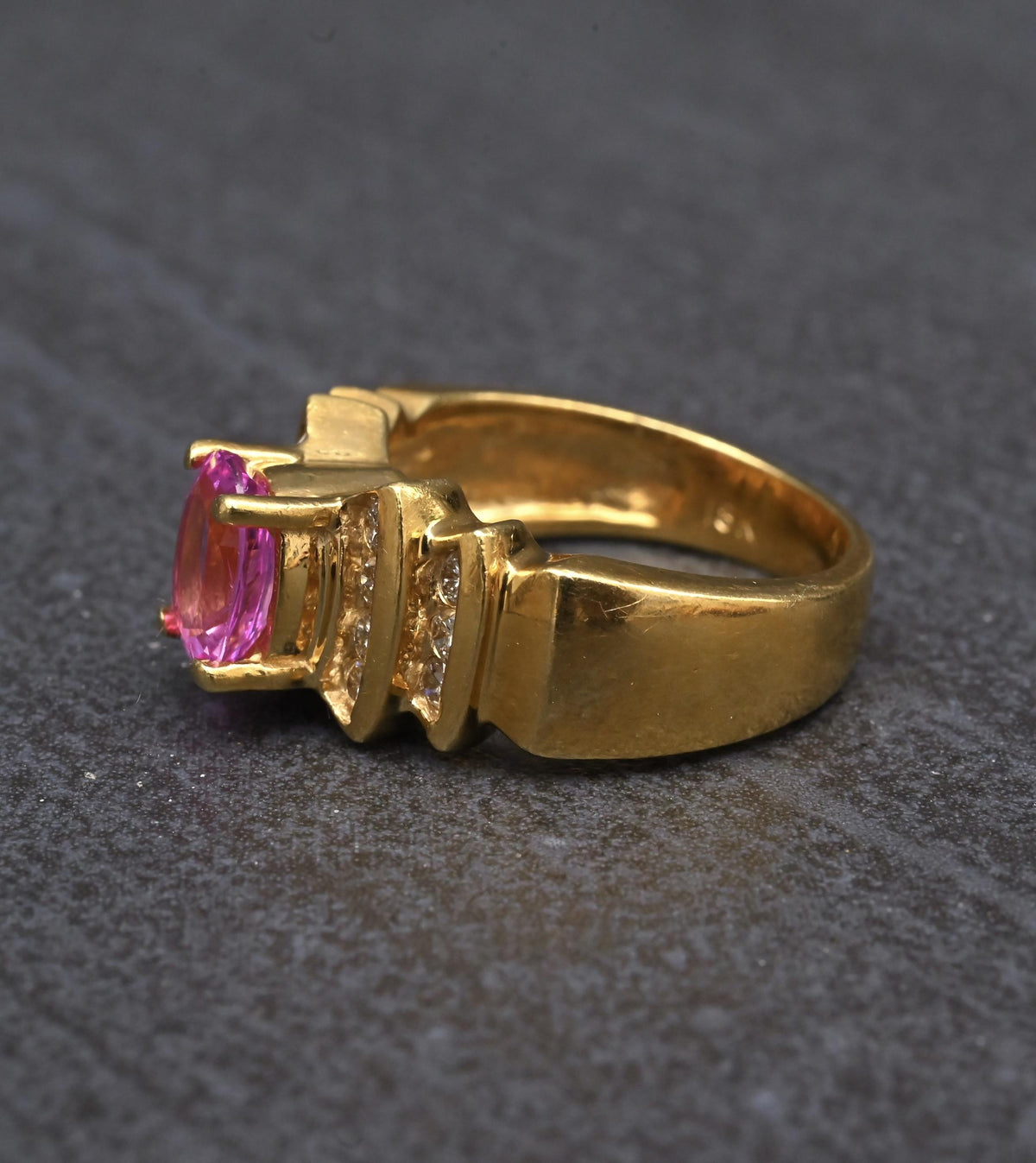 Le Vian 18K Yellow Gold 1.60ct Pink Sapphire & Diamond Ring Size 6.75 IGI Cert.