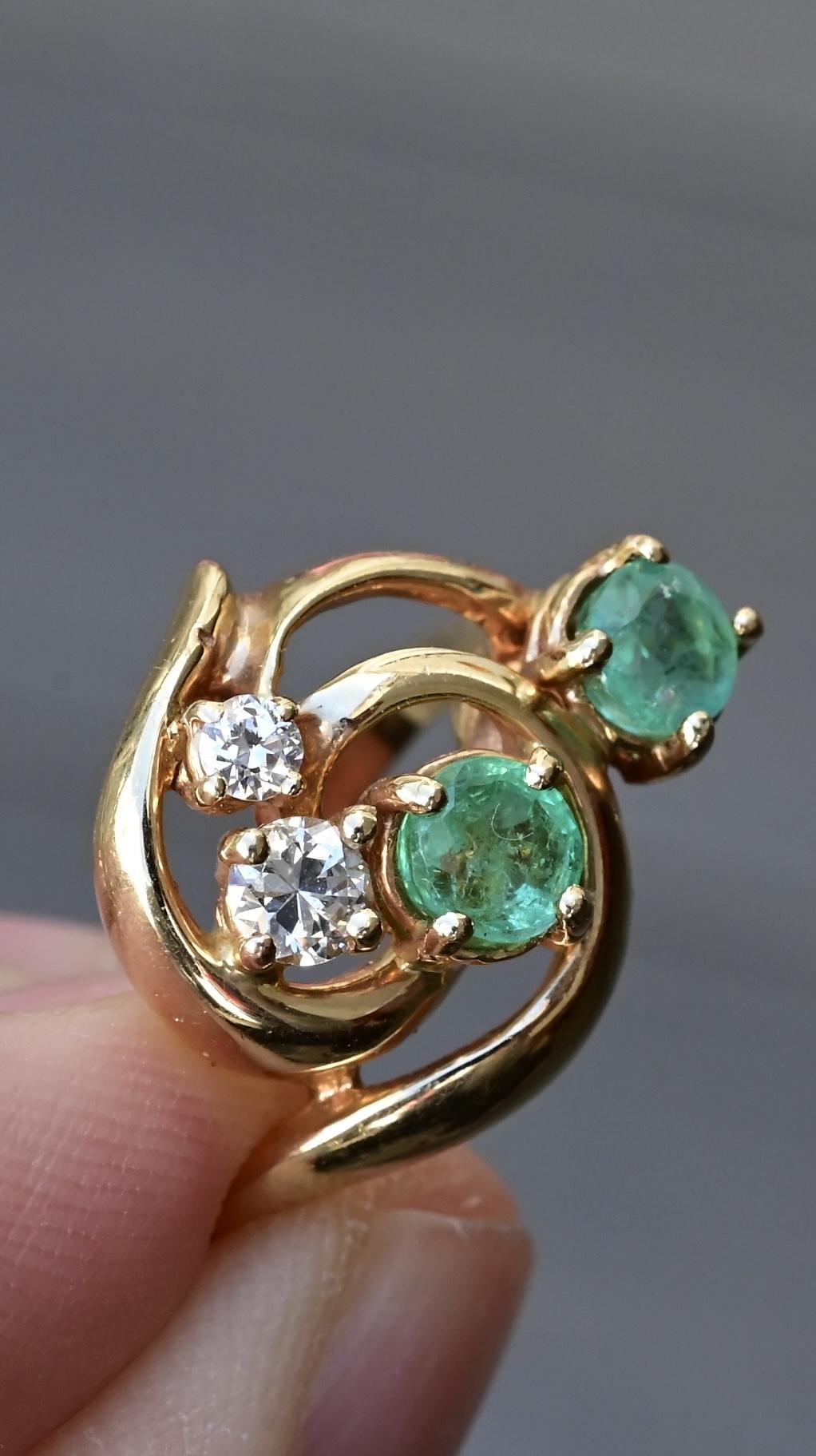 14K Yellow Gold Emerald & Diamond Swirl Ring – Size 7.25
