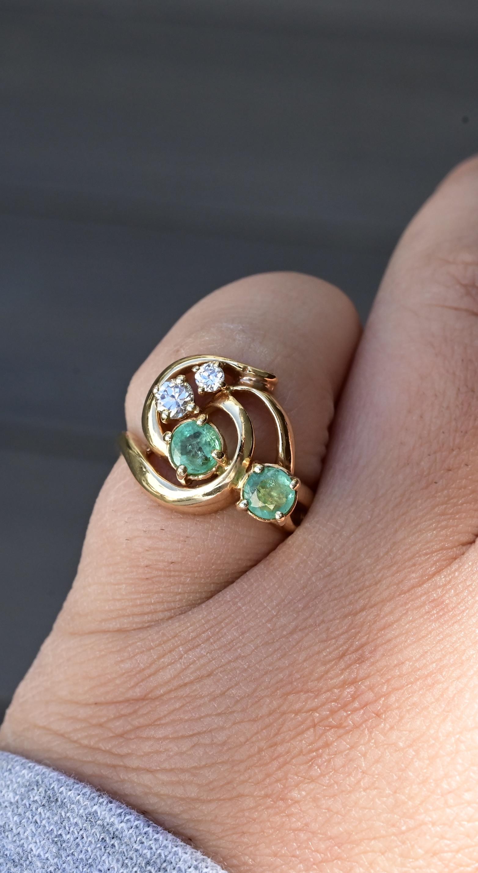 14K Yellow Gold Emerald & Diamond Swirl Ring – Size 7.25