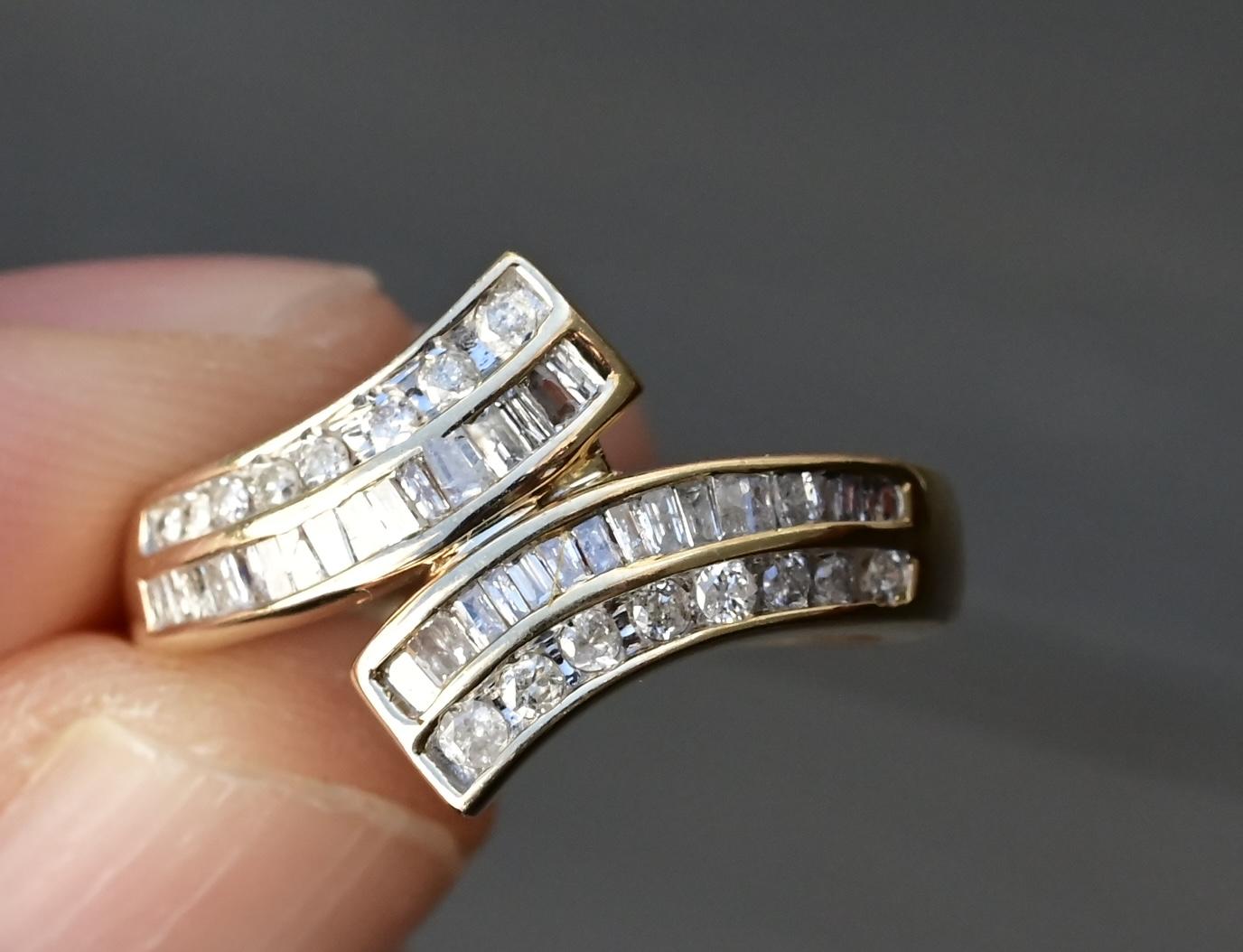 14K Yellow Gold Diamond Curved Band Ring – Size 7