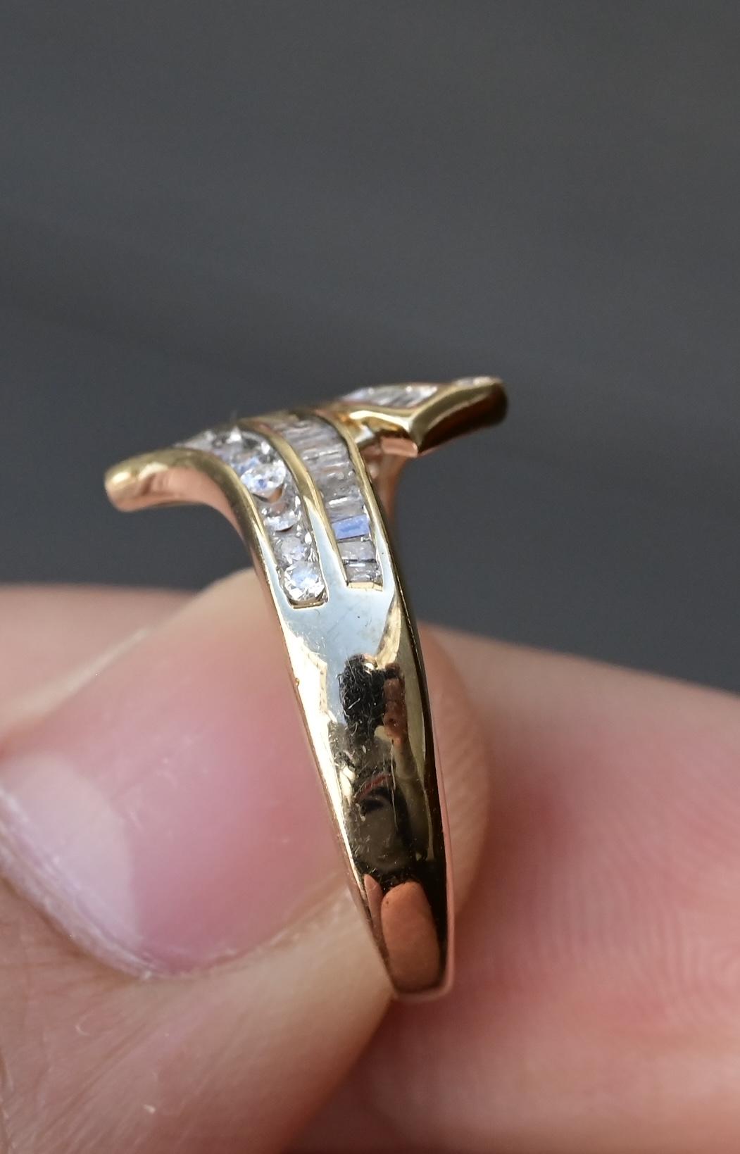 14K Yellow Gold Diamond Curved Band Ring – Size 7