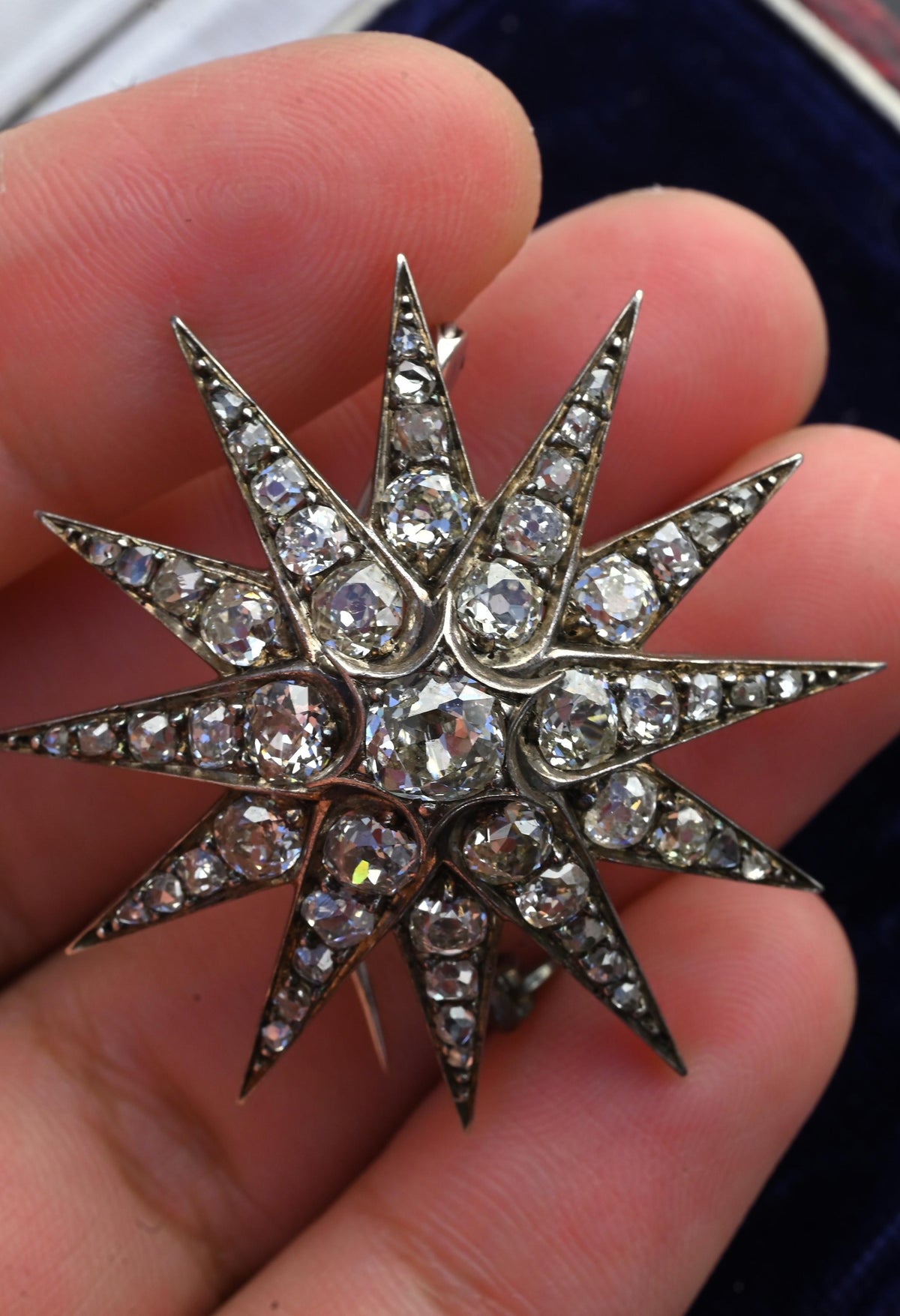 Victorian 5.50 CTW Old Mine Cut Diamond Starburst Brooch Pin – IGI Certified