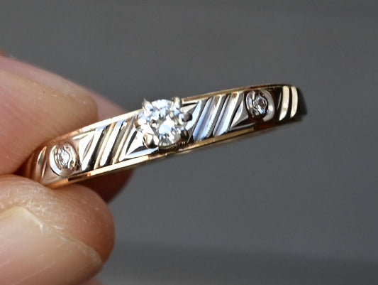 14K Yellow Gold Diamond Ring – 0.10ct Center with Side Diamonds, Size 9.25