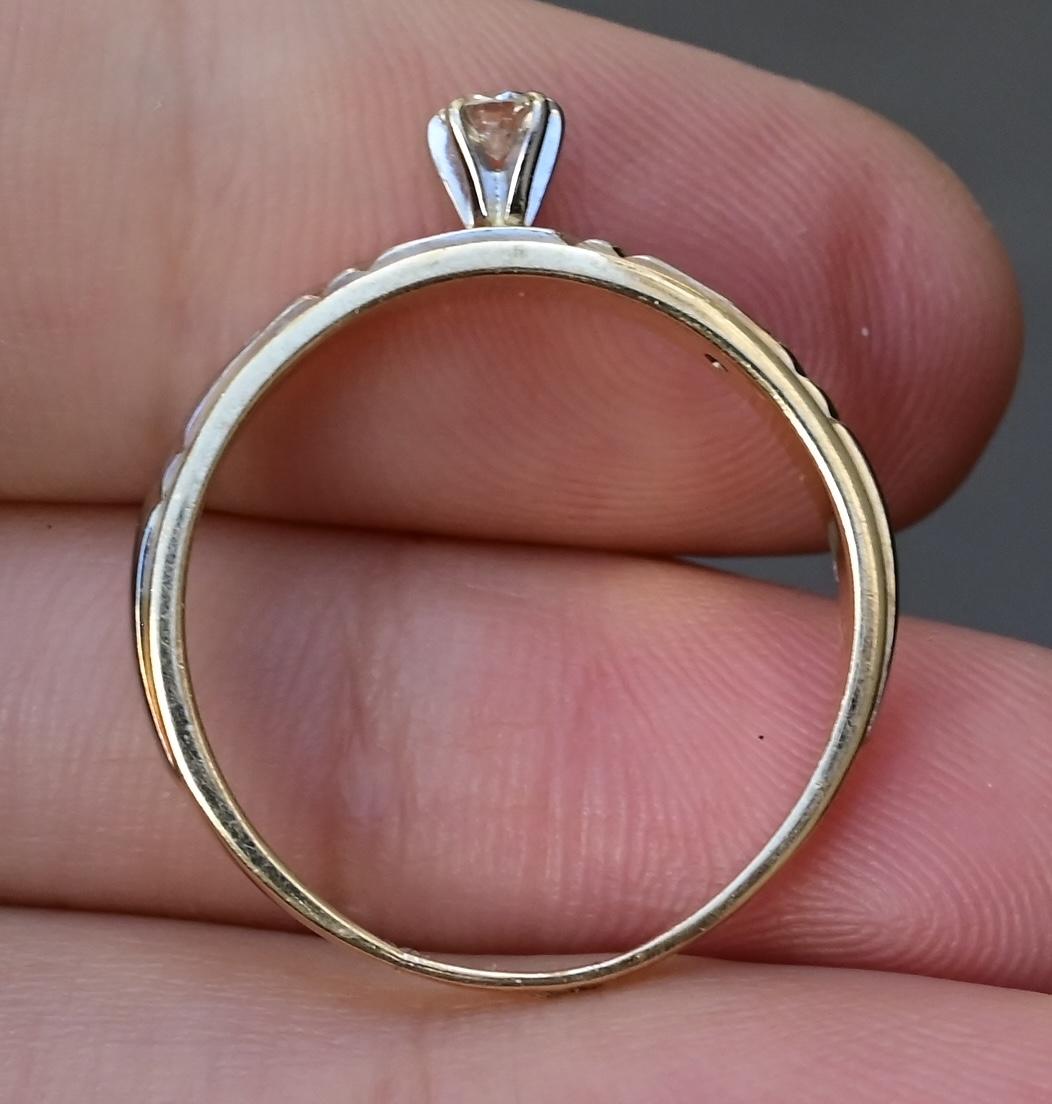 14K Yellow Gold Diamond Ring – 0.10ct Center with Side Diamonds, Size 9.25