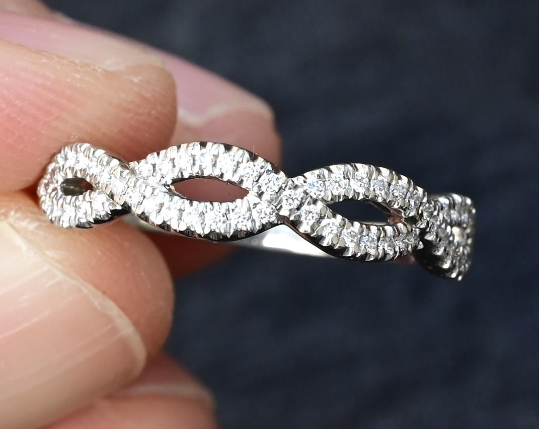 Platinum Diamond Infinity Twist Band – 0.12–0.15ct Total, Size 6.5