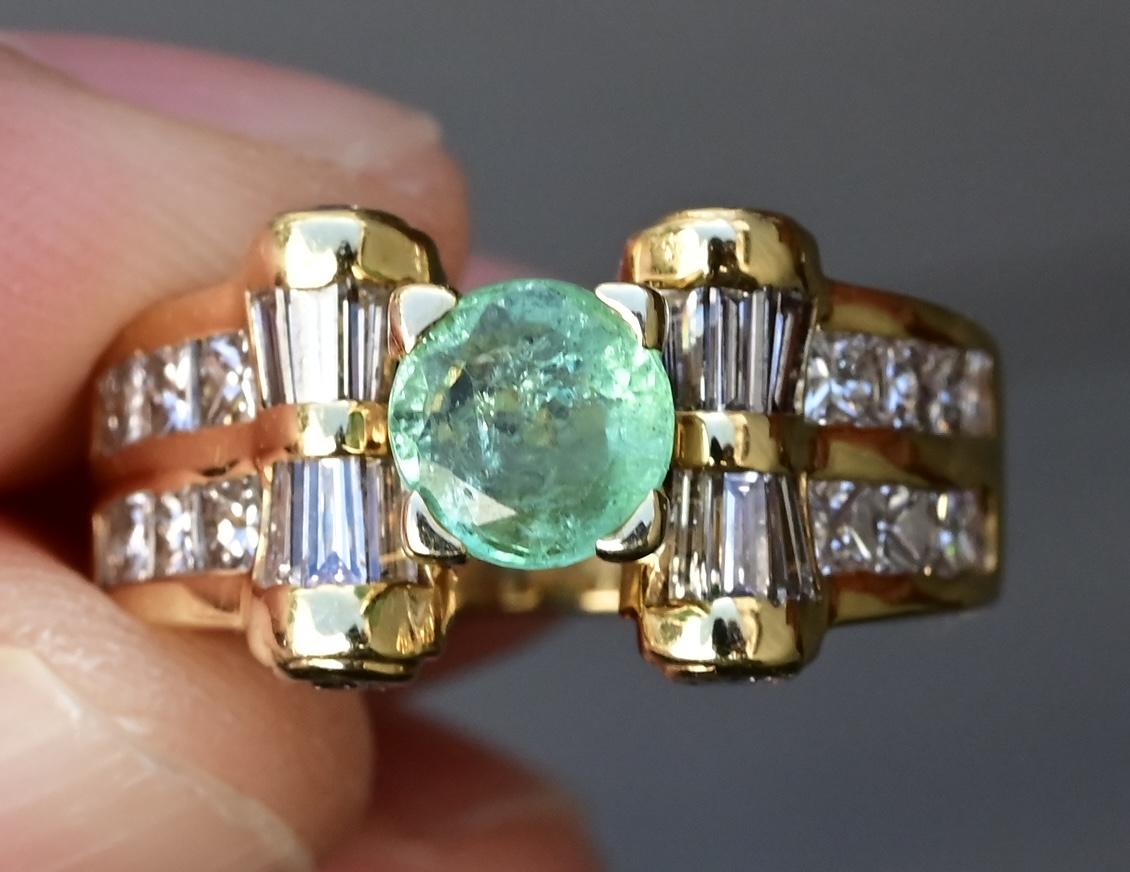 14K Yellow Gold Emerald & Diamond Ring – 7.28 Grams, Size 7.25