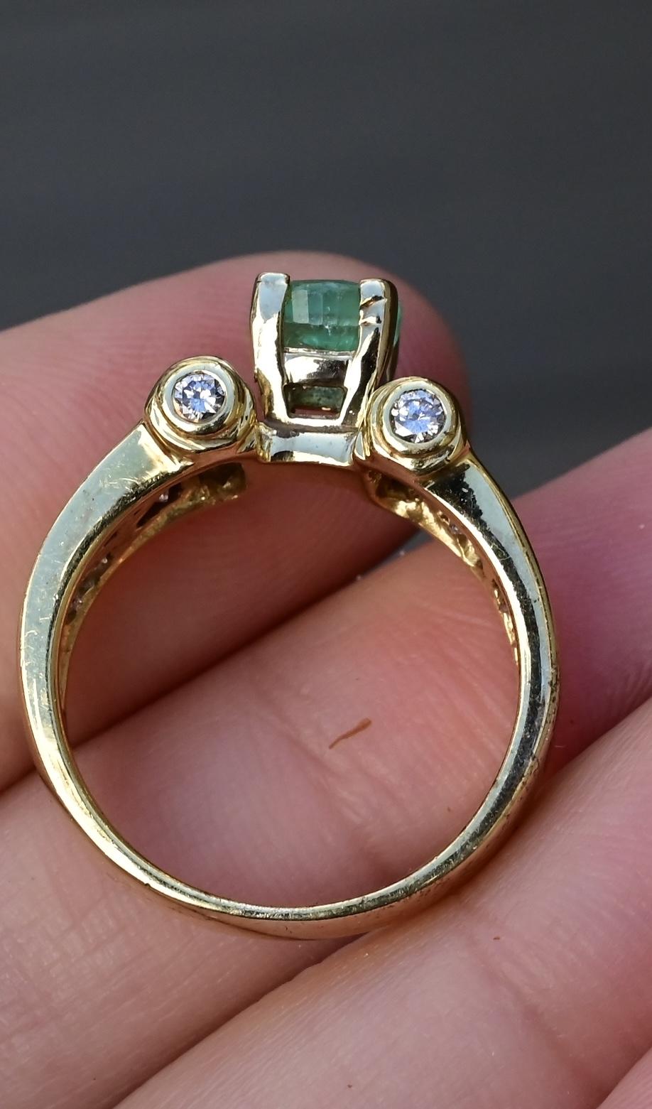 14K Yellow Gold Emerald & Diamond Ring – 7.28 Grams, Size 7.25