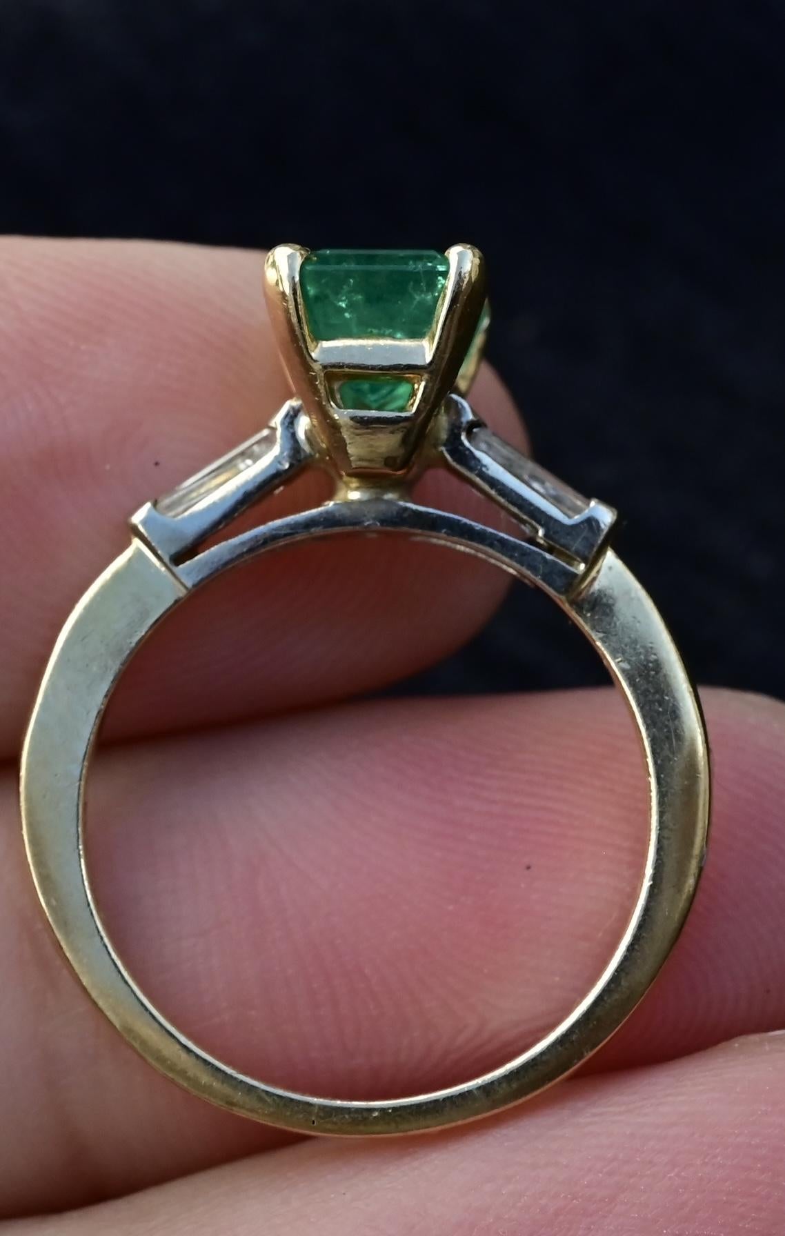 14K Yellow Gold Ring with 1.36ct Vivid Green Emerald & Diamond Size 6.25