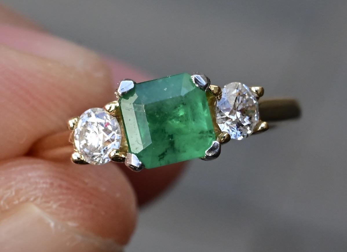 14K Yellow Gold Emerald & Diamond Three-Stone Ring – 0.52ct Vivid Emerald