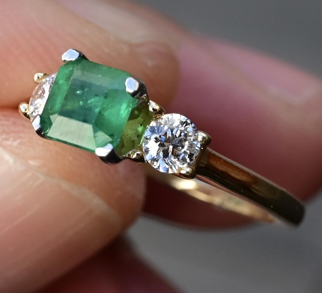 14K Yellow Gold Emerald & Diamond Three-Stone Ring – 0.52ct Vivid Emerald