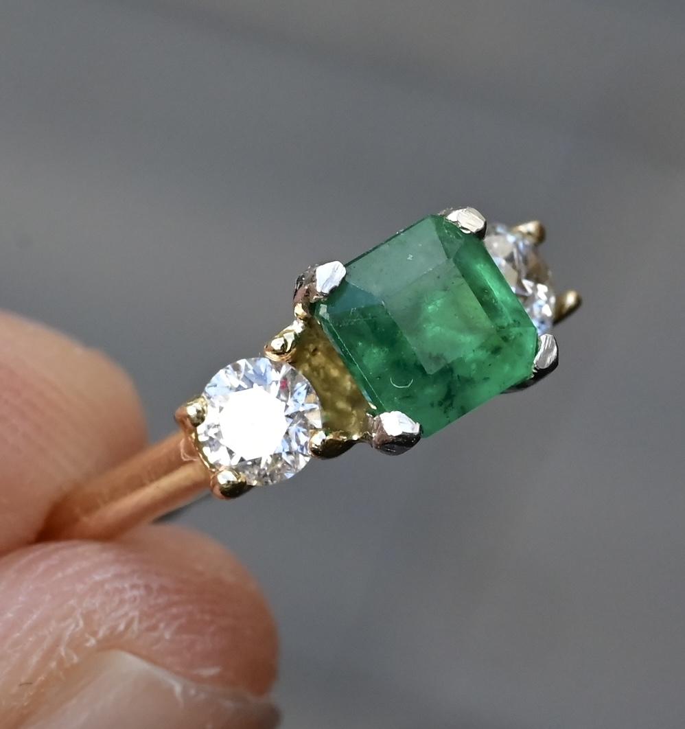 14K Yellow Gold Emerald & Diamond Three-Stone Ring – 0.52ct Vivid Emerald