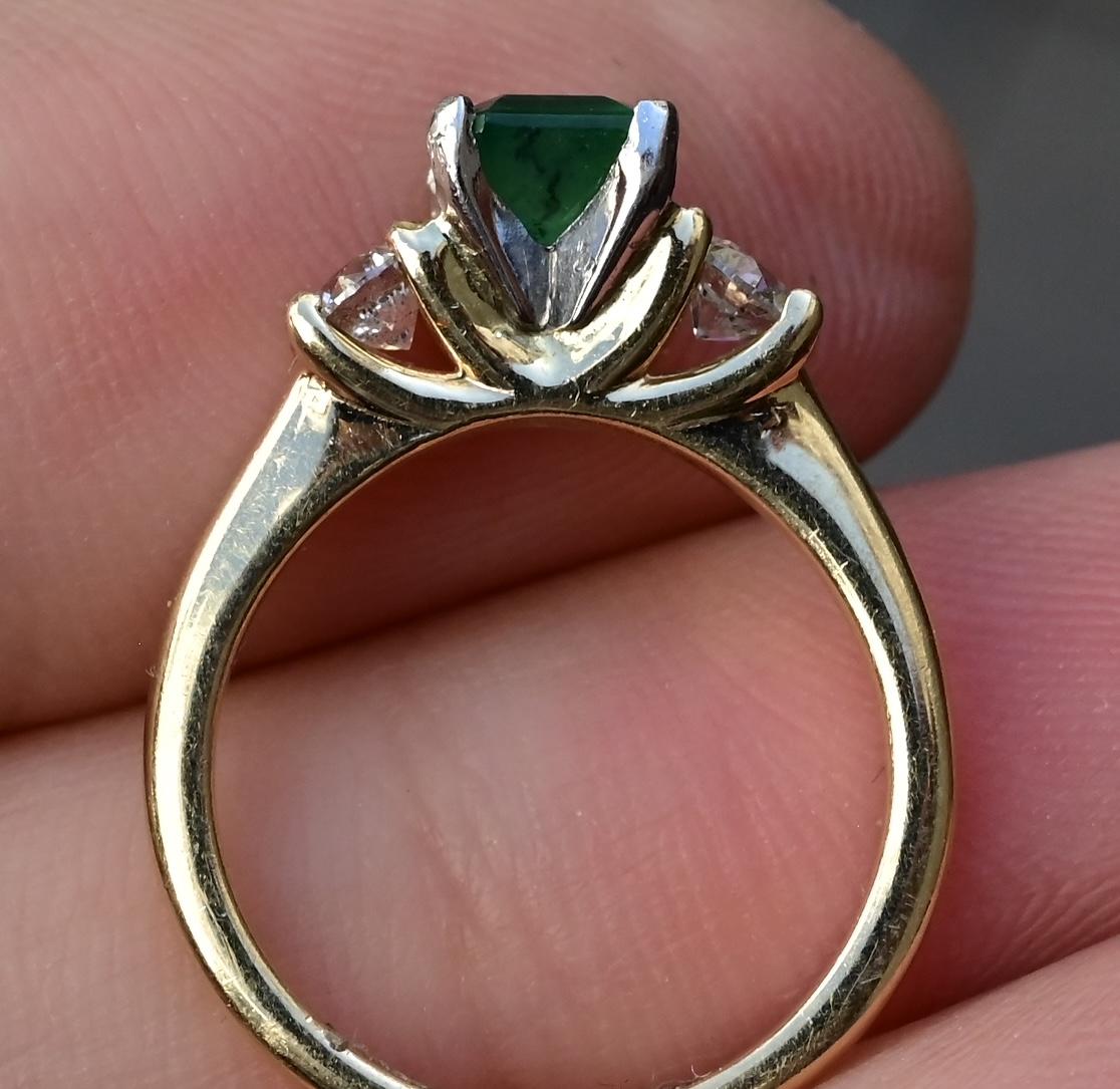 14K Yellow Gold Emerald & Diamond Three-Stone Ring – 0.52ct Vivid Emerald